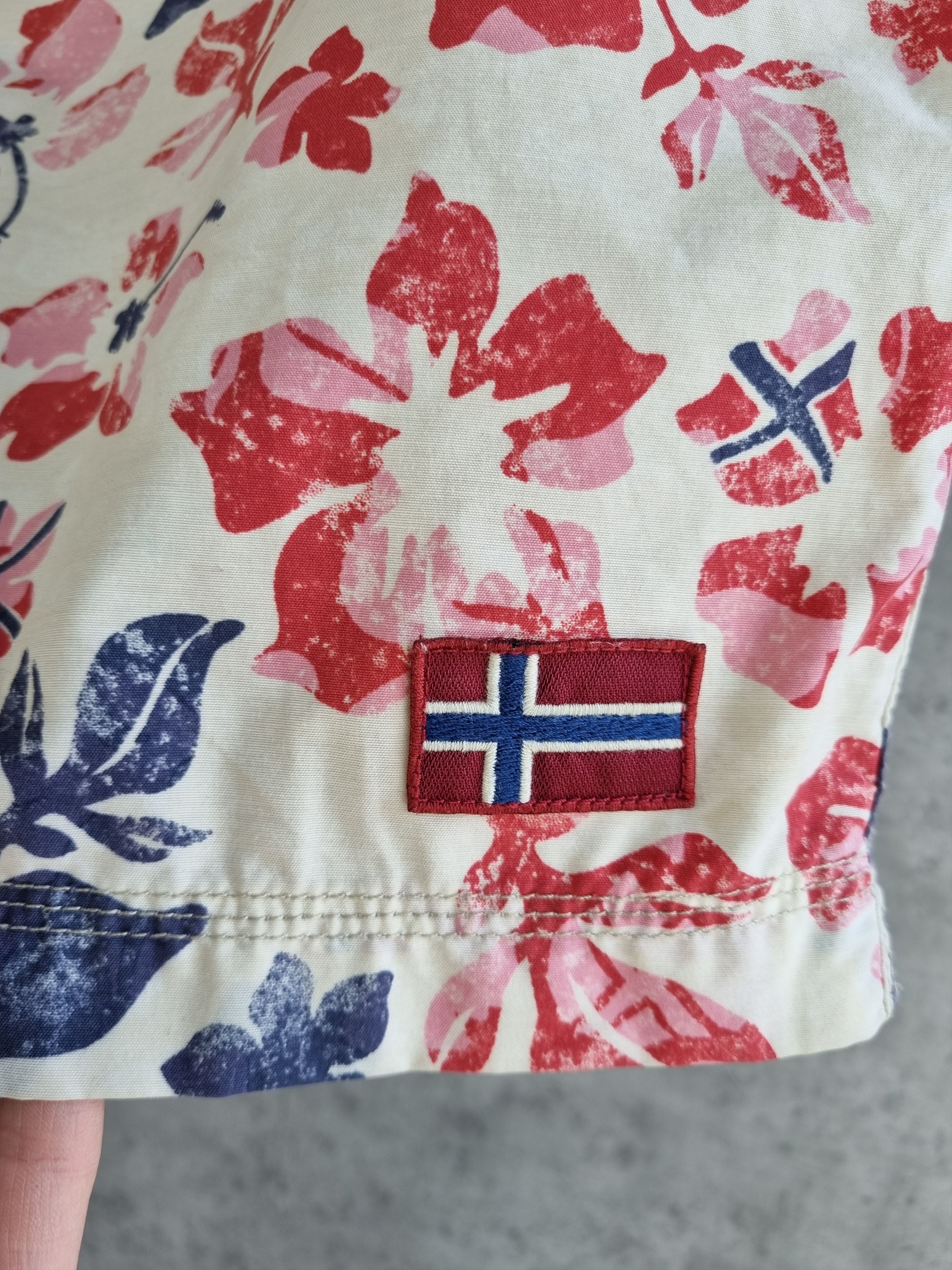 Napapijri Napapijri Hawaiian Floral Rare Print Shorts Size US 32 / EU 48 - 5 Thumbnail