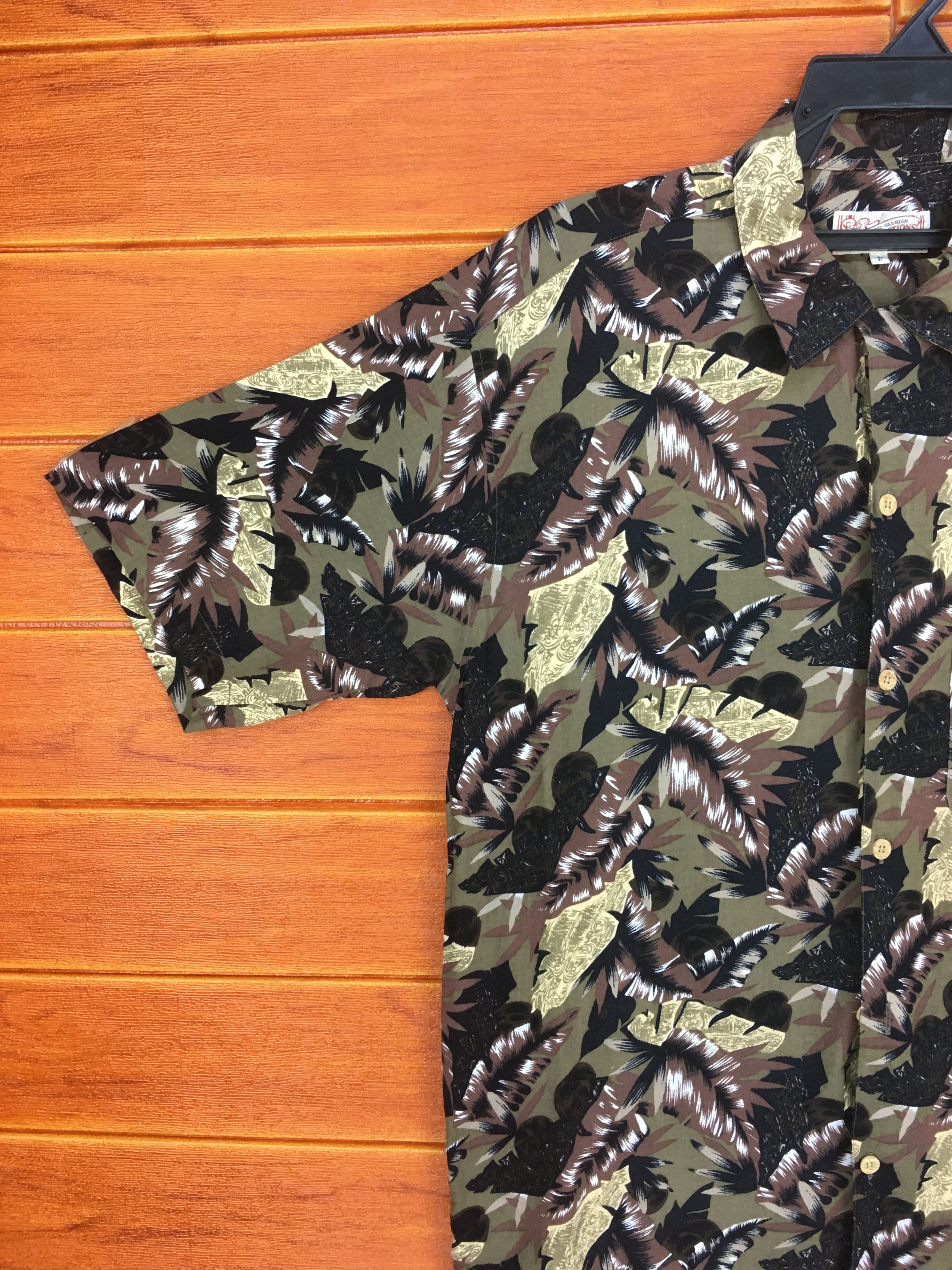 Hysteric Glamour Vintage Japanese UME COLLECTIONS Hawaiian Shirt Size US M / EU 48-50 / 2 - 2 Thumbnail
