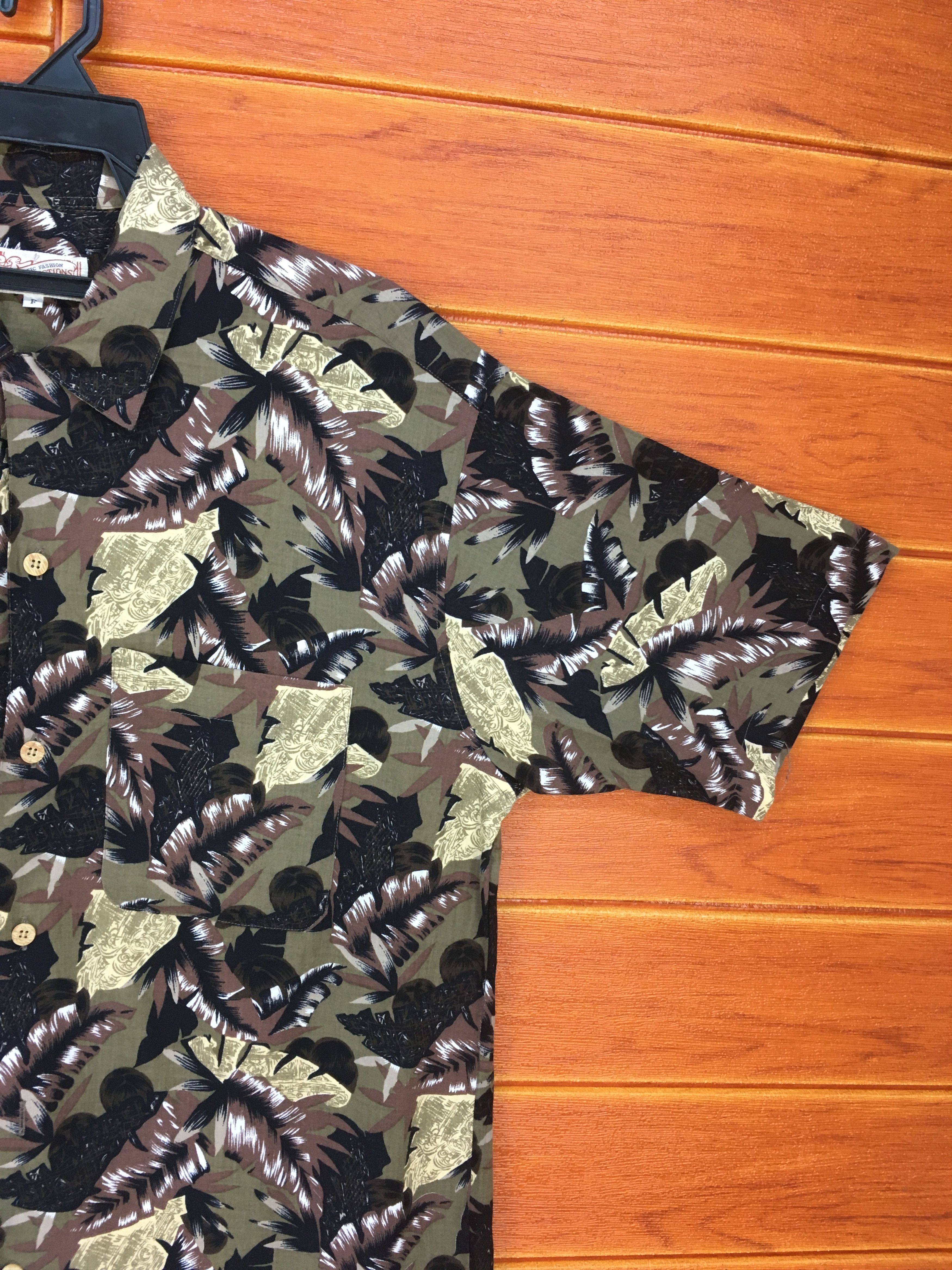 Hysteric Glamour Vintage Japanese UME COLLECTIONS Hawaiian Shirt Size US M / EU 48-50 / 2 - 5 Thumbnail