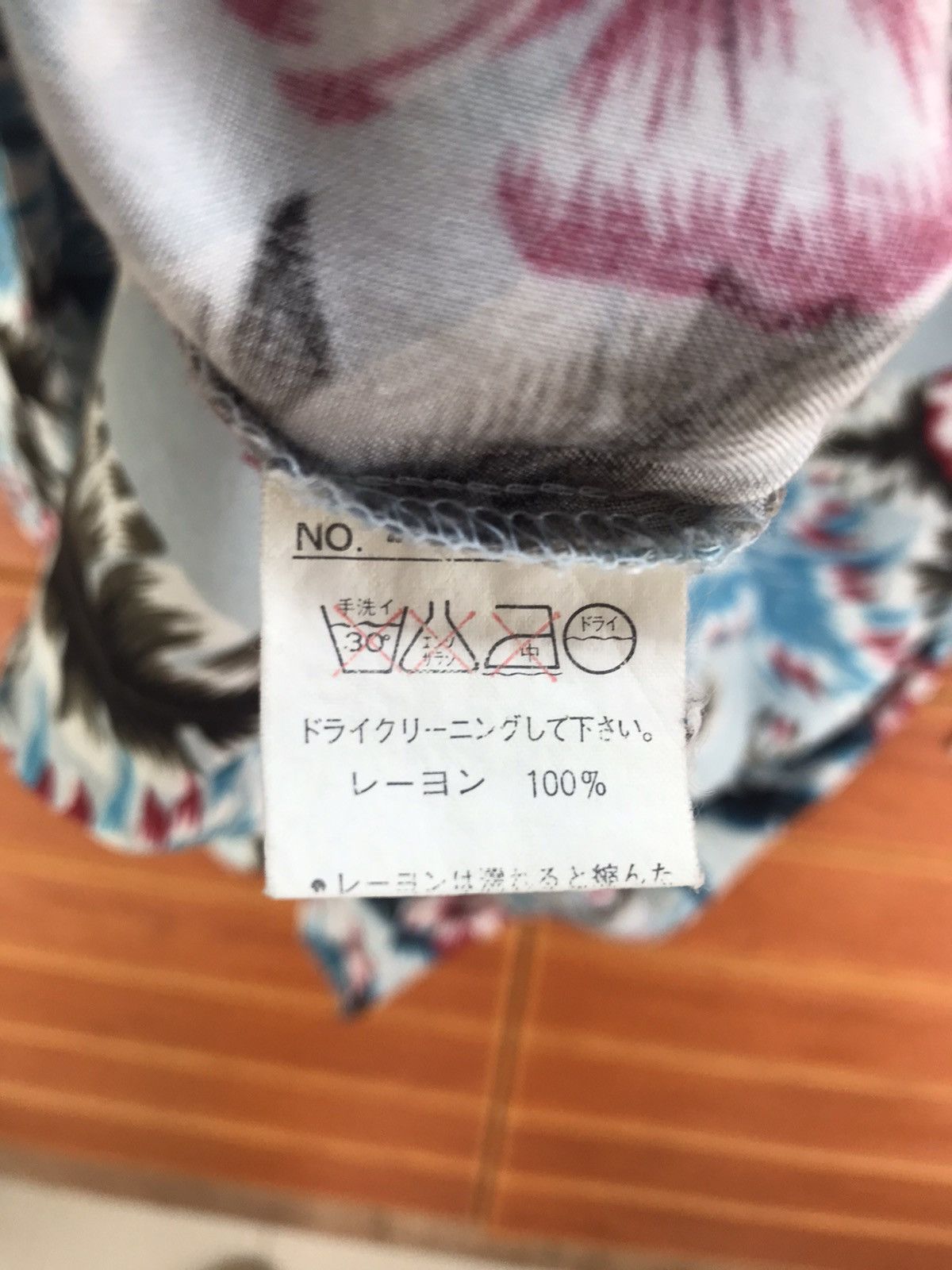 Vintage Vintage Willyrirs Limited Version Rayon Hawaiian Shirt Size US L / EU 52-54 / 3 - 9 Thumbnail