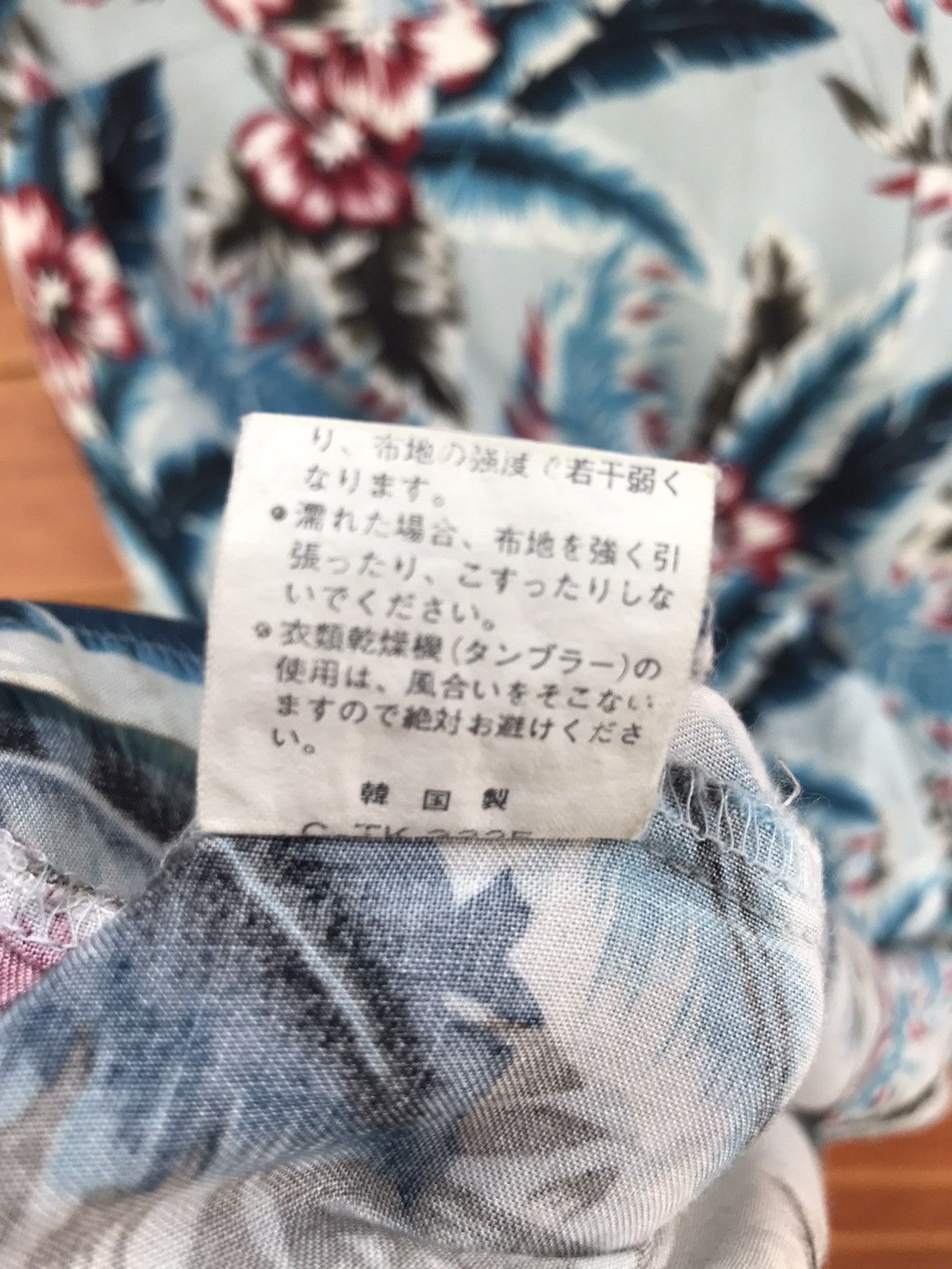 Vintage Vintage Willyrirs Limited Version Rayon Hawaiian Shirt Size US L / EU 52-54 / 3 - 8 Thumbnail