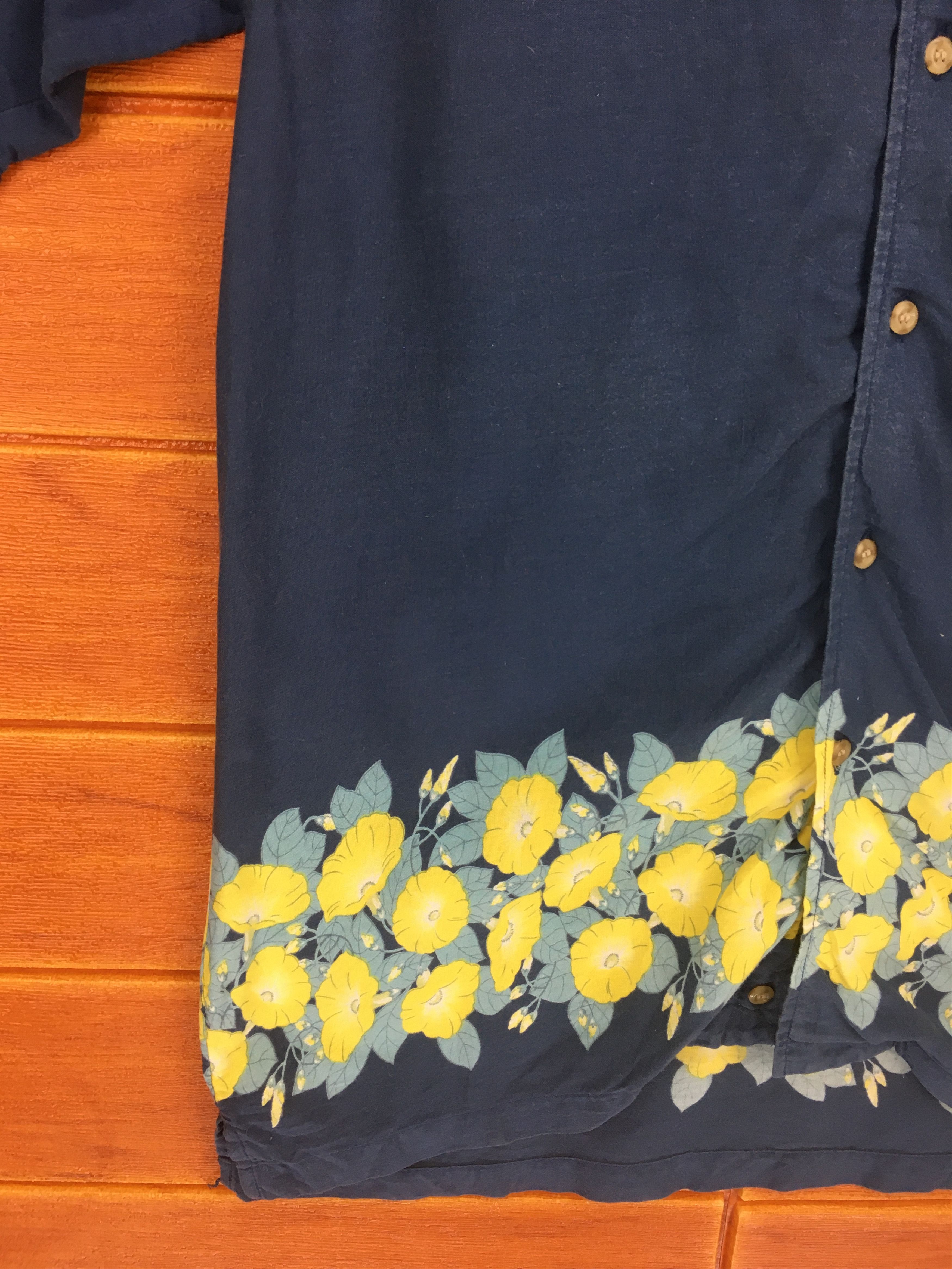Vintage Vintage TIS SELLECTION Hawaiian Shirt Size US M / EU 48-50 / 2 - 4 Thumbnail