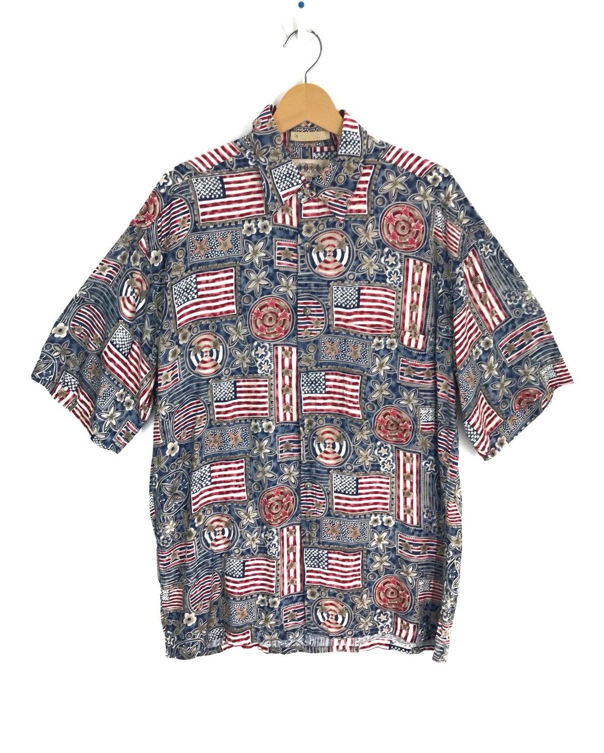 Vintage Vintage Hawaiian CAMPIA MODA 100% Rayon US Flag Floral Baggy Size US M / EU 48-50 / 2 - 1 Thumbnail
