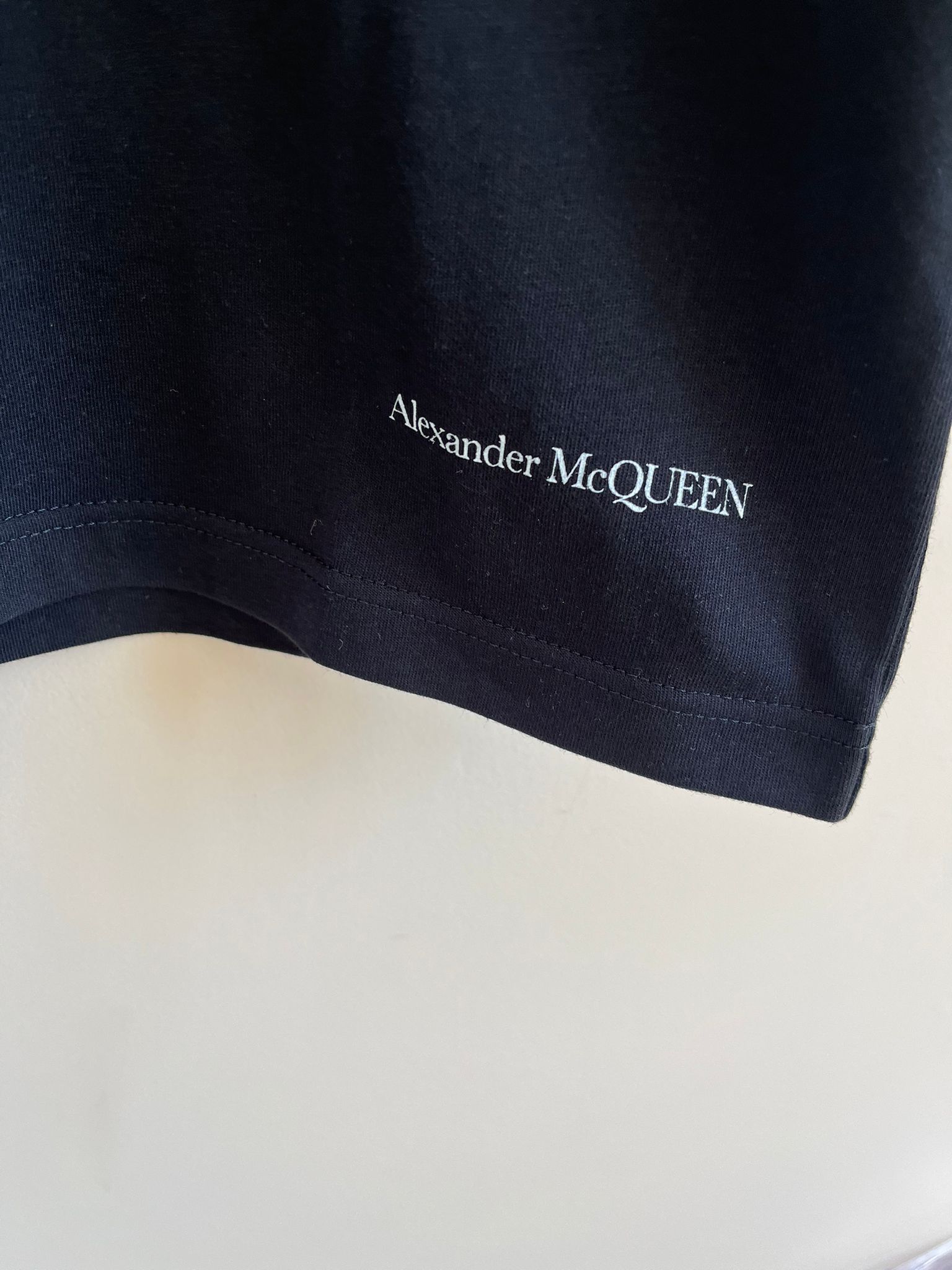 Alexander McQueen Short Sleeve Tee Shirt in Black Size US M / EU 48-50 / 2 - 5 Thumbnail