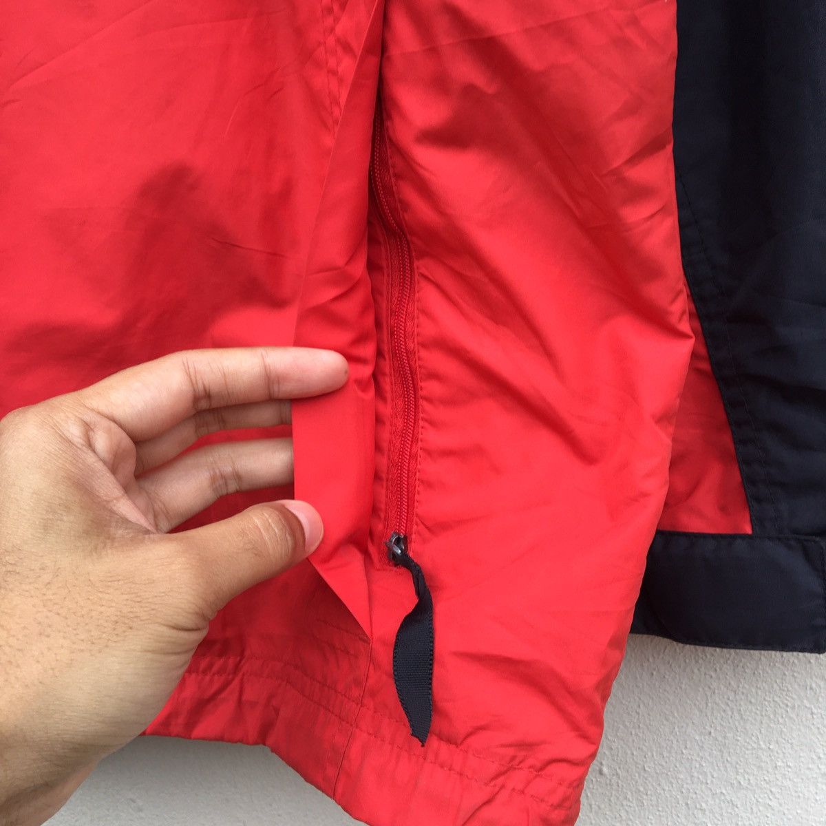 Nike Vintage NIKE ACG TWO TONE TRIANGLE LOGO Windbreaker Jacket Size US XL / EU 56 / 4 - 7 Thumbnail