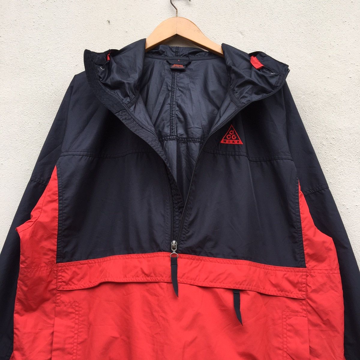 Nike Vintage NIKE ACG TWO TONE TRIANGLE LOGO Windbreaker Jacket Size US XL / EU 56 / 4 - 11 Thumbnail