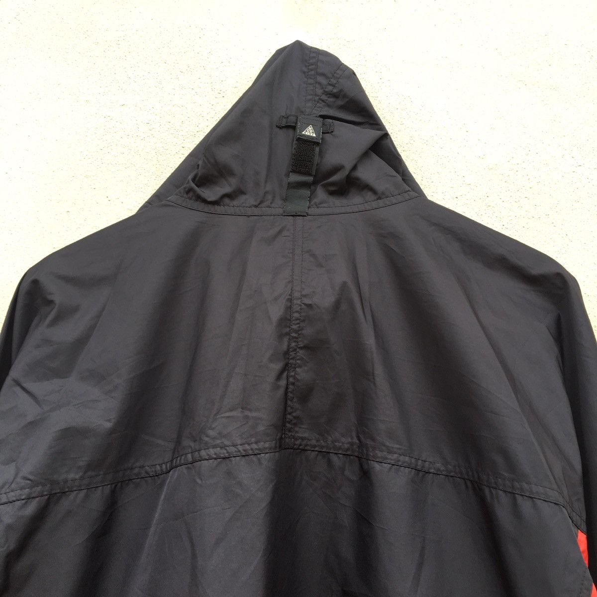 Nike Vintage NIKE ACG TWO TONE TRIANGLE LOGO Windbreaker Jacket Size US XL / EU 56 / 4 - 14 Thumbnail