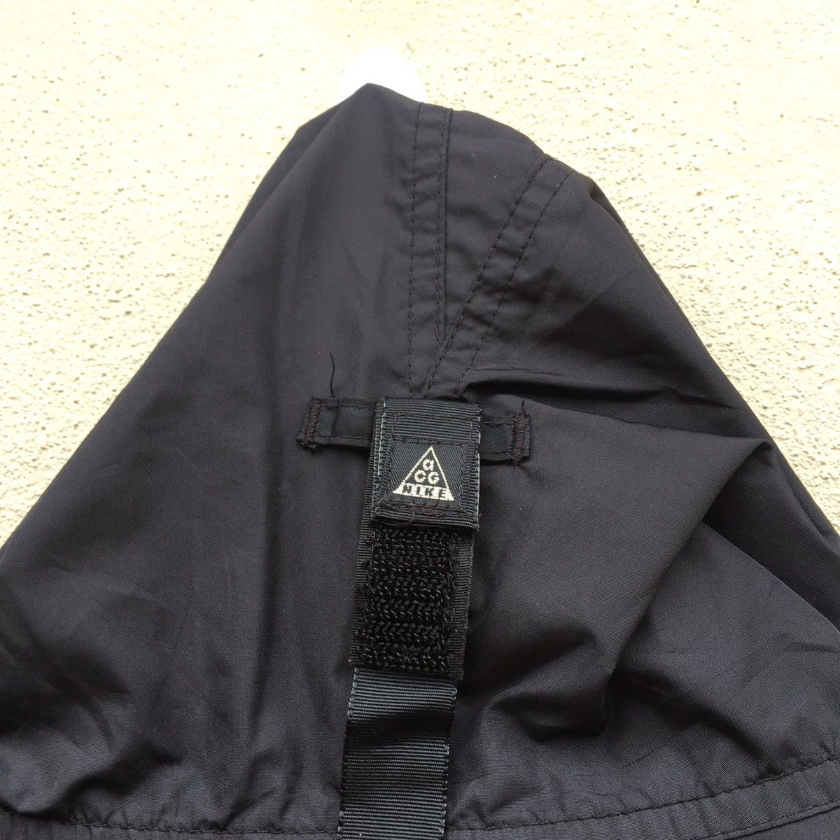 Nike Vintage NIKE ACG TWO TONE TRIANGLE LOGO Windbreaker Jacket Size US XL / EU 56 / 4 - 15 Thumbnail