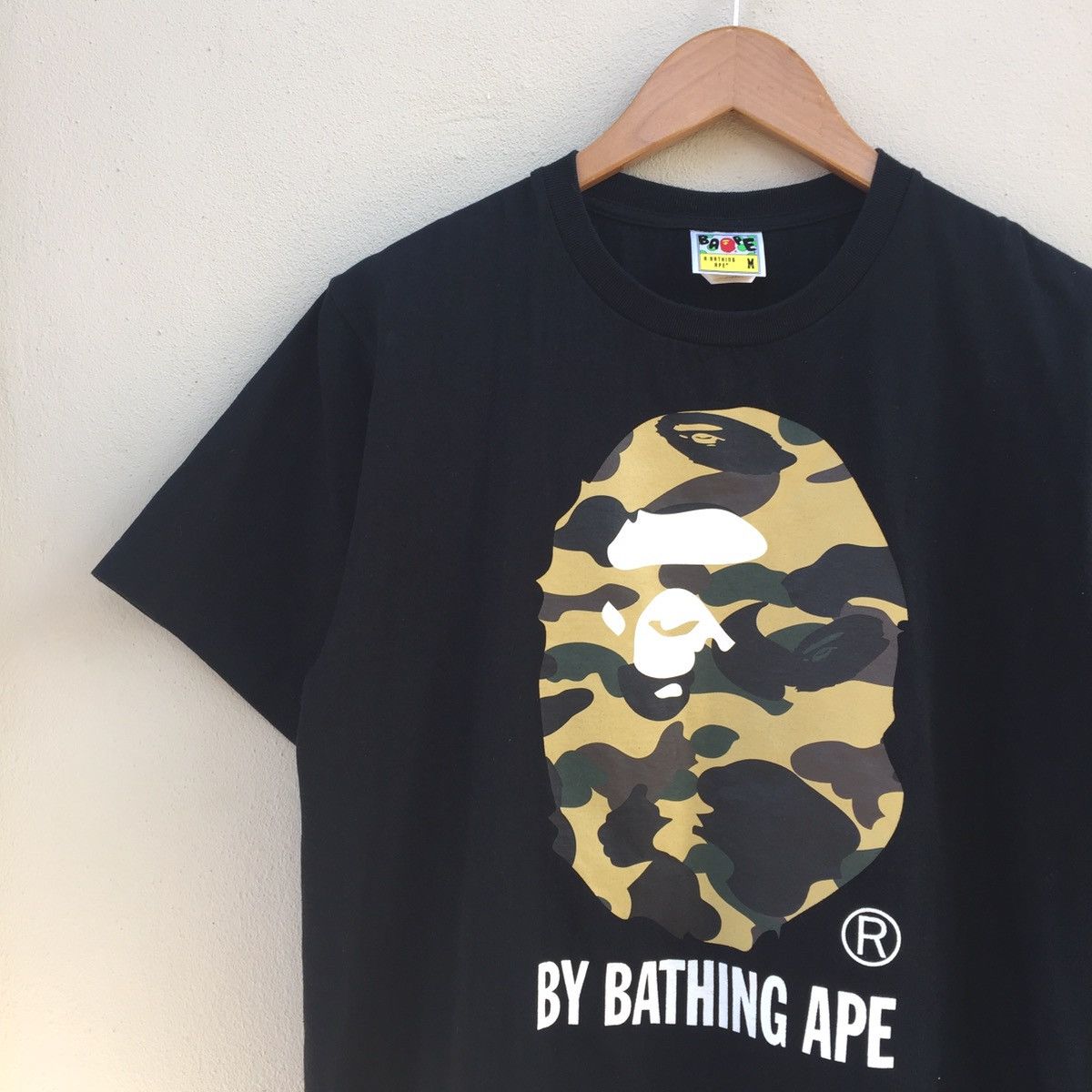 Bape A BATHING APE BIG HEAD CAMOUFLAGE T-shirts Size US M / EU 48-50 / 2 - 5 Thumbnail