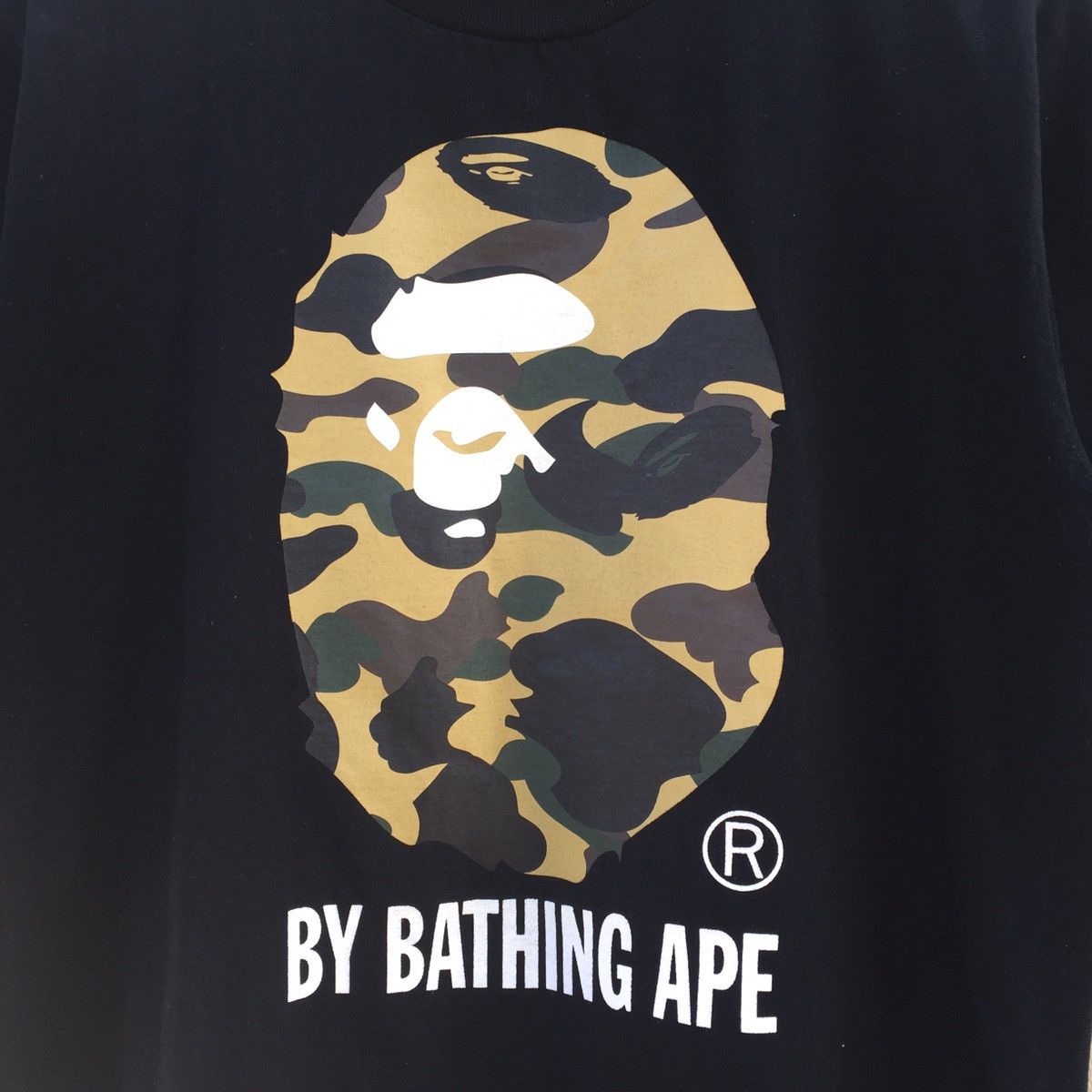 Bape A BATHING APE BIG HEAD CAMOUFLAGE T-shirts Size US M / EU 48-50 / 2 - 2 Thumbnail