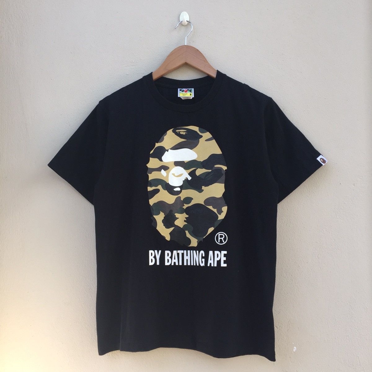 Bape A BATHING APE BIG HEAD CAMOUFLAGE T-shirts Size US M / EU 48-50 / 2 - 1 Thumbnail