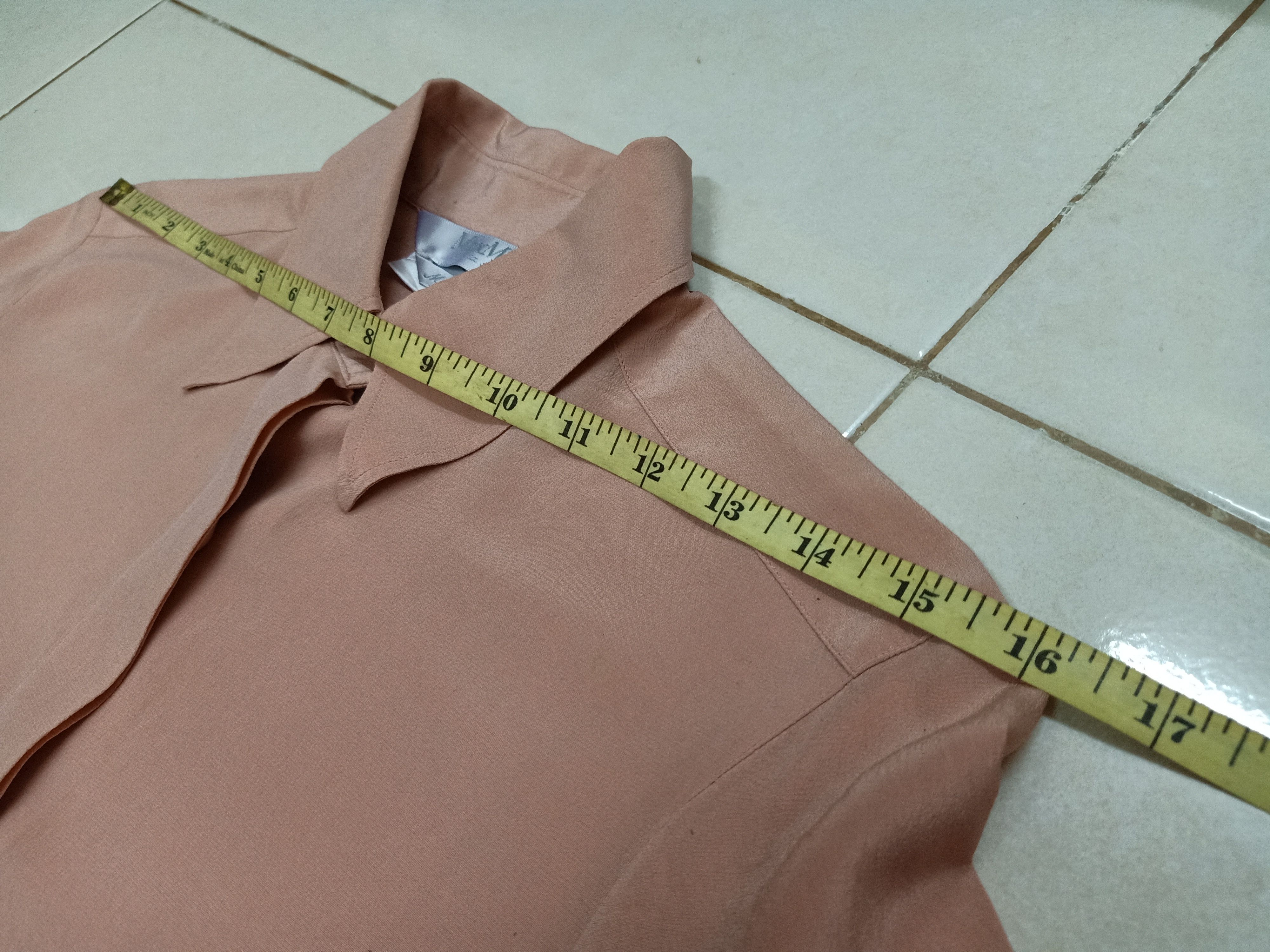 Max Mara MAX MARA Italy Silk Beige Peach Full Button Up Shirt Size XS / US 0-2 / IT 36-38 - 16 Thumbnail