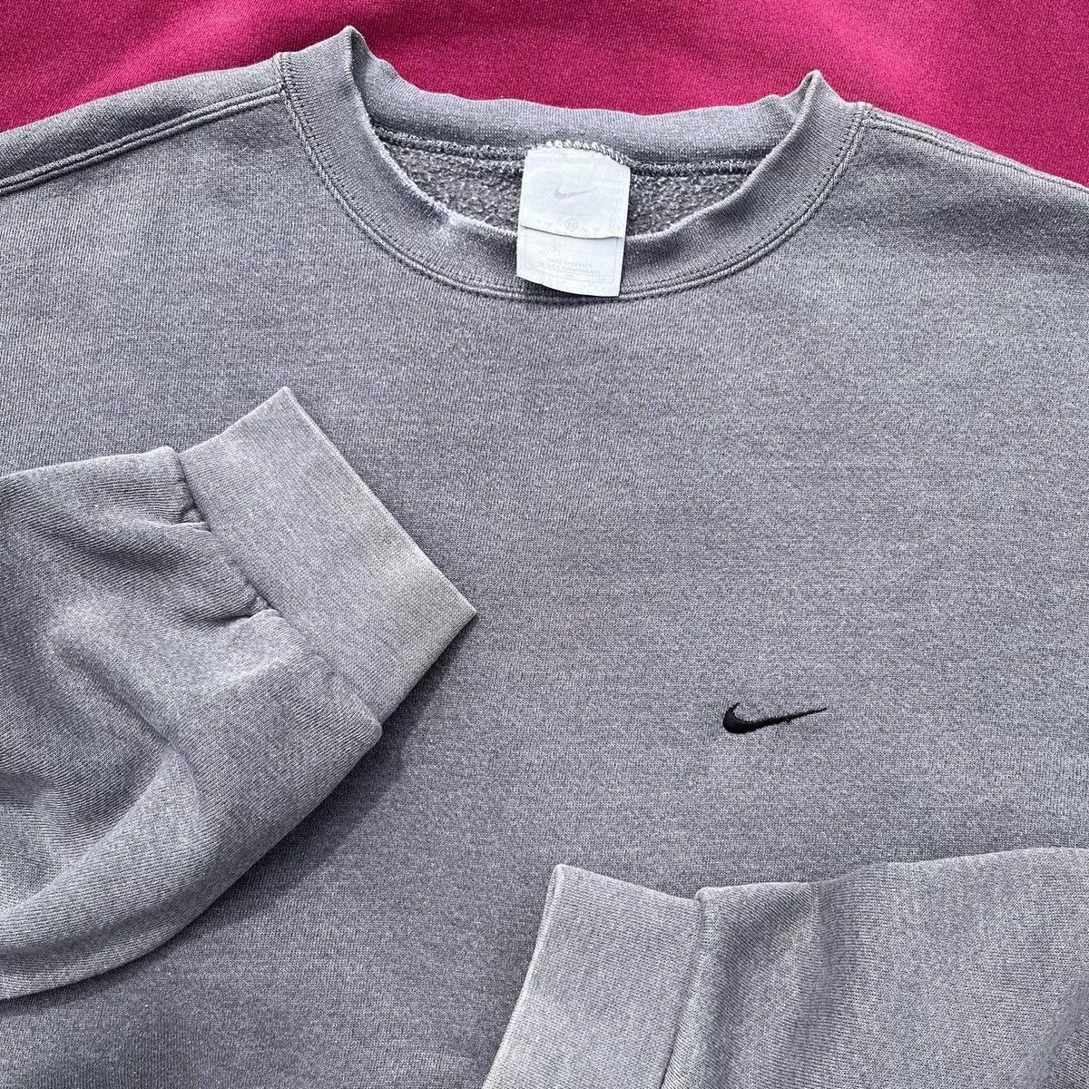 Nike Vintage Nike Sweatshirt Crewneck Size XXL Faded Baggy Y2K Size US XXL / EU 58 / 5 - 1 Thumbnail