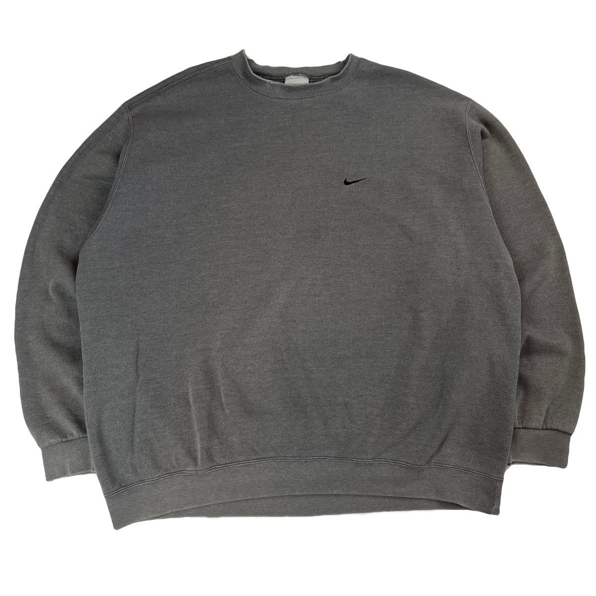 Nike Vintage Nike Sweatshirt Crewneck Size XXL Faded Baggy Y2K Size US XXL / EU 58 / 5 - 2 Thumbnail