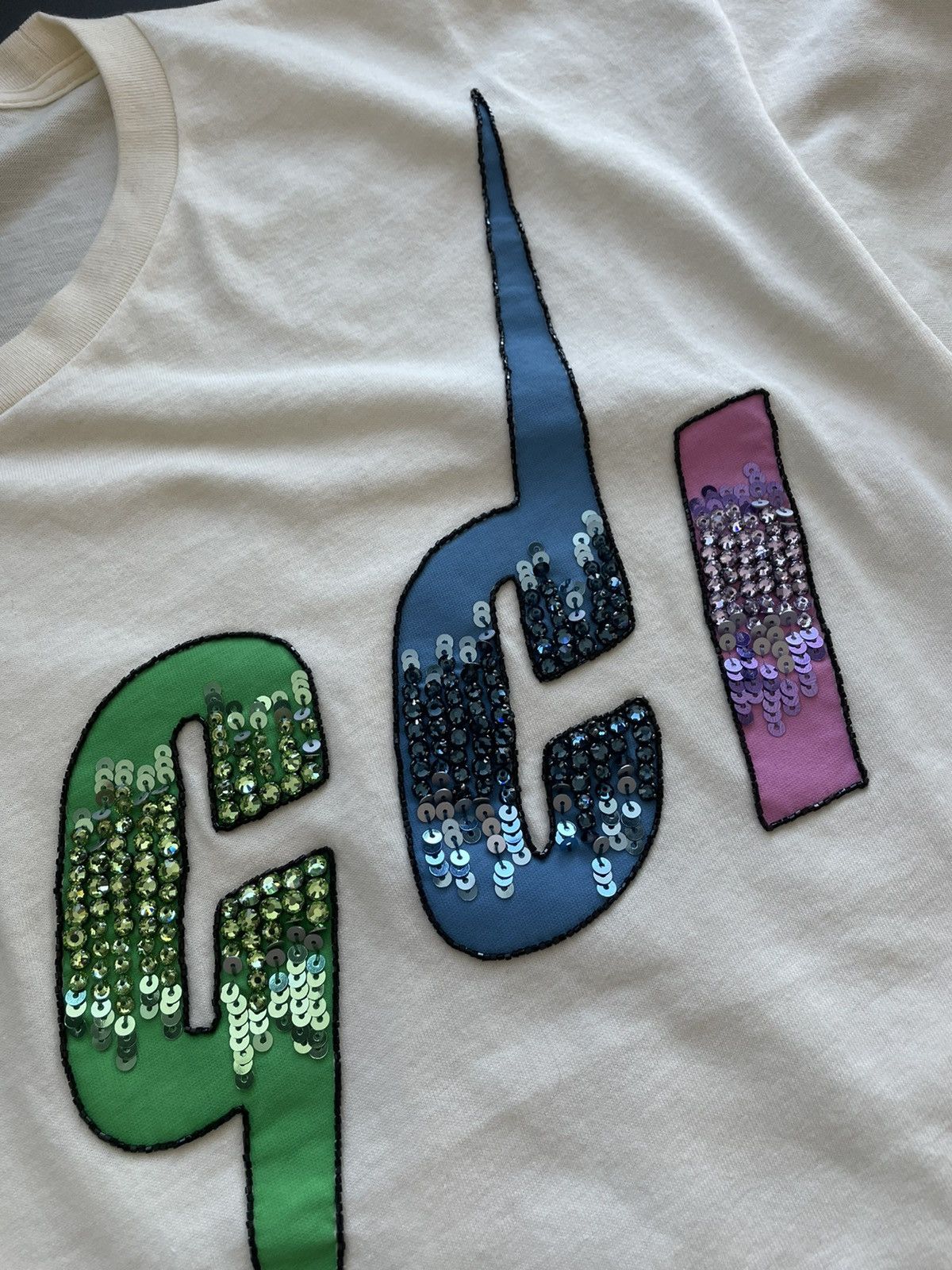 Gucci Extremely Rare Super Runway Gucci Logo Tee Size US L / EU 52-54 / 3 - 13 Thumbnail