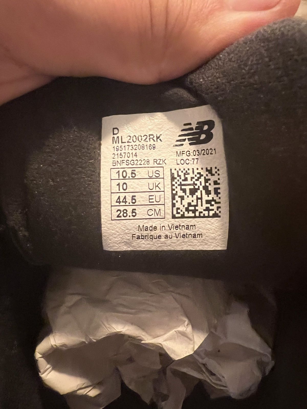 New Balance New Balance 2002r Black Leather Size US 10.5 / EU 43-44 - 6 Thumbnail