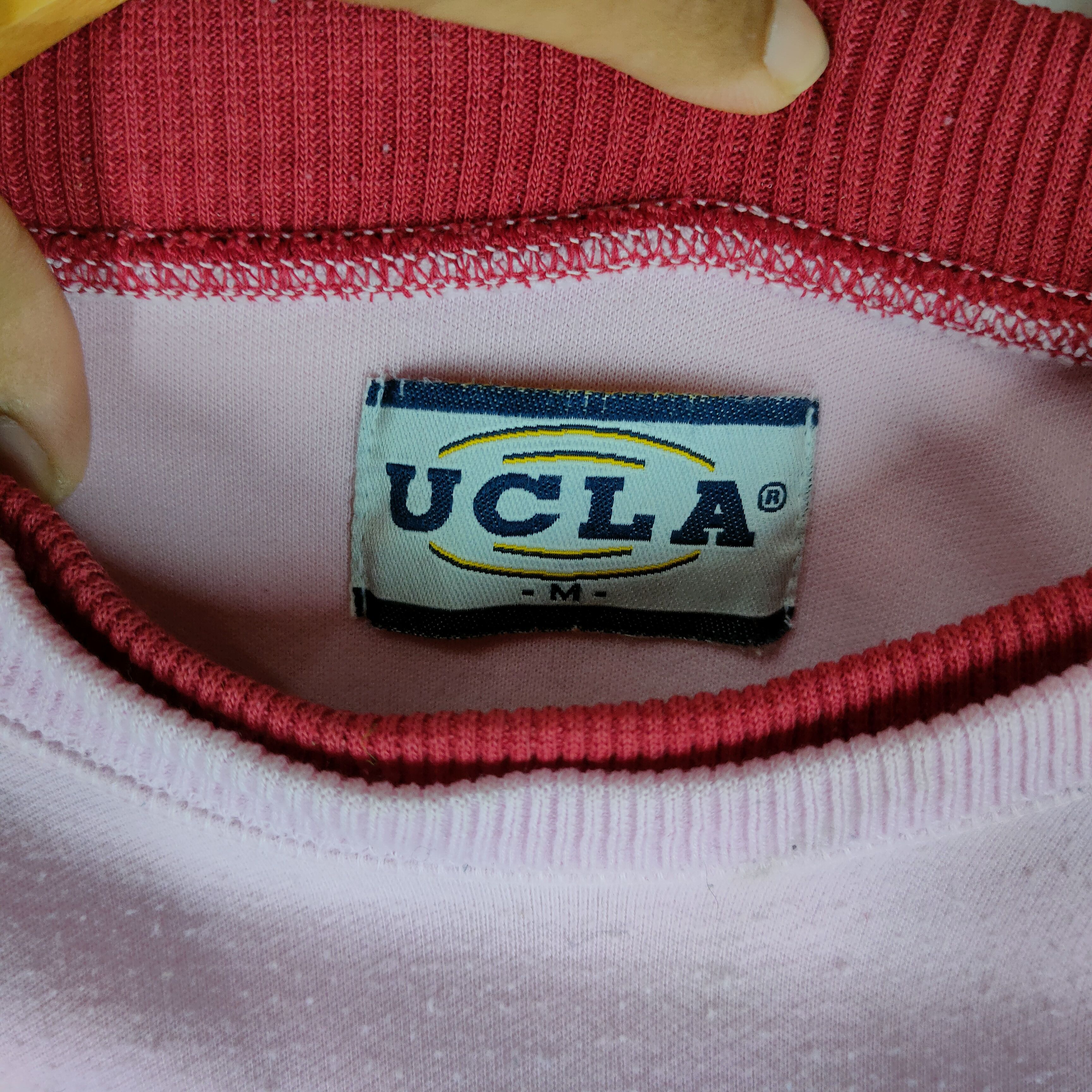 Vintage Vintage UCLA UNIVERSITY CALIFORNIA LOS ANGELES Sweatshirt Size US M / EU 48-50 / 2 - 7 Thumbnail
