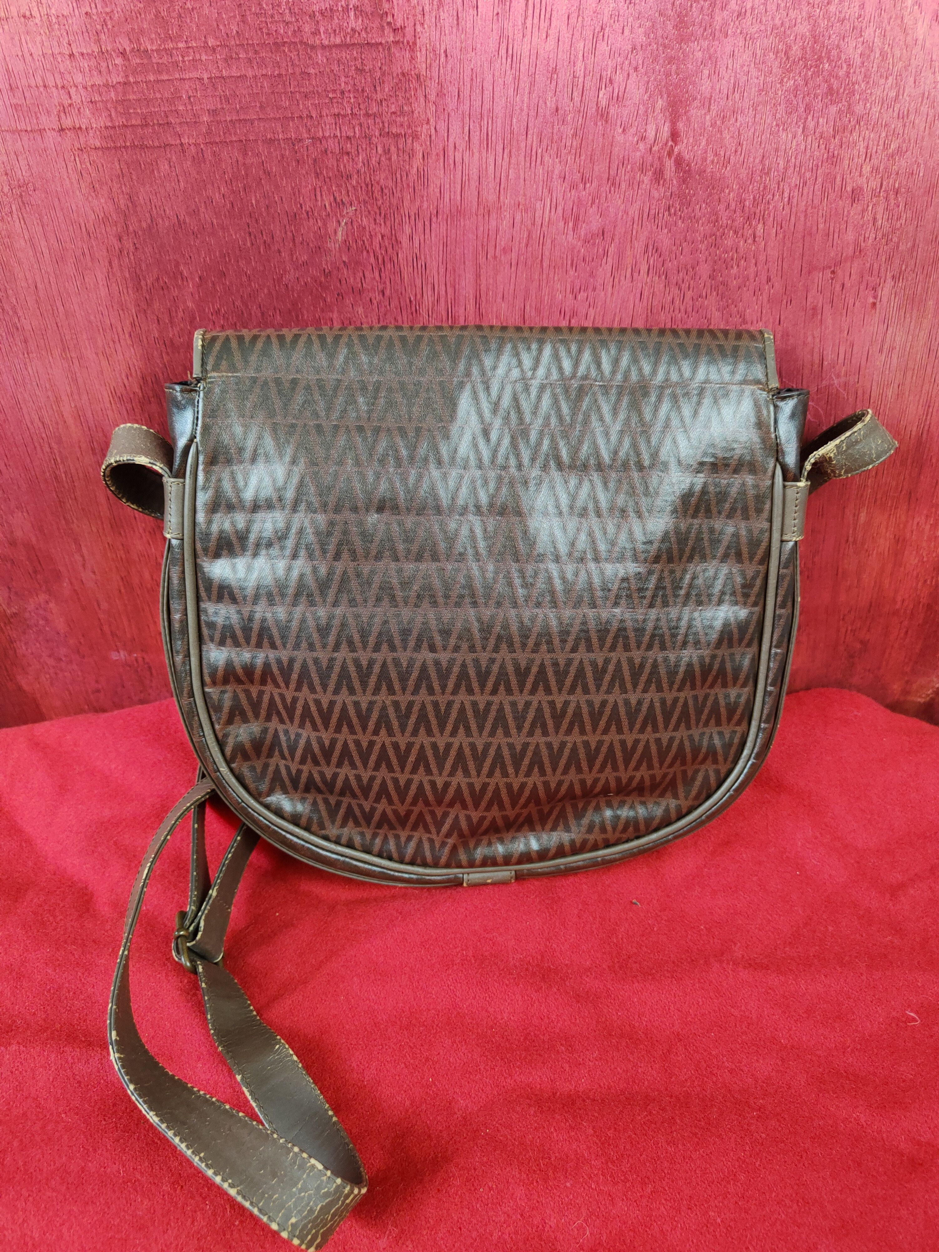 Mario Valentino Mario Valentino vintage monogram Sling Bag #SB016 Size ONE SIZE - 16 Thumbnail