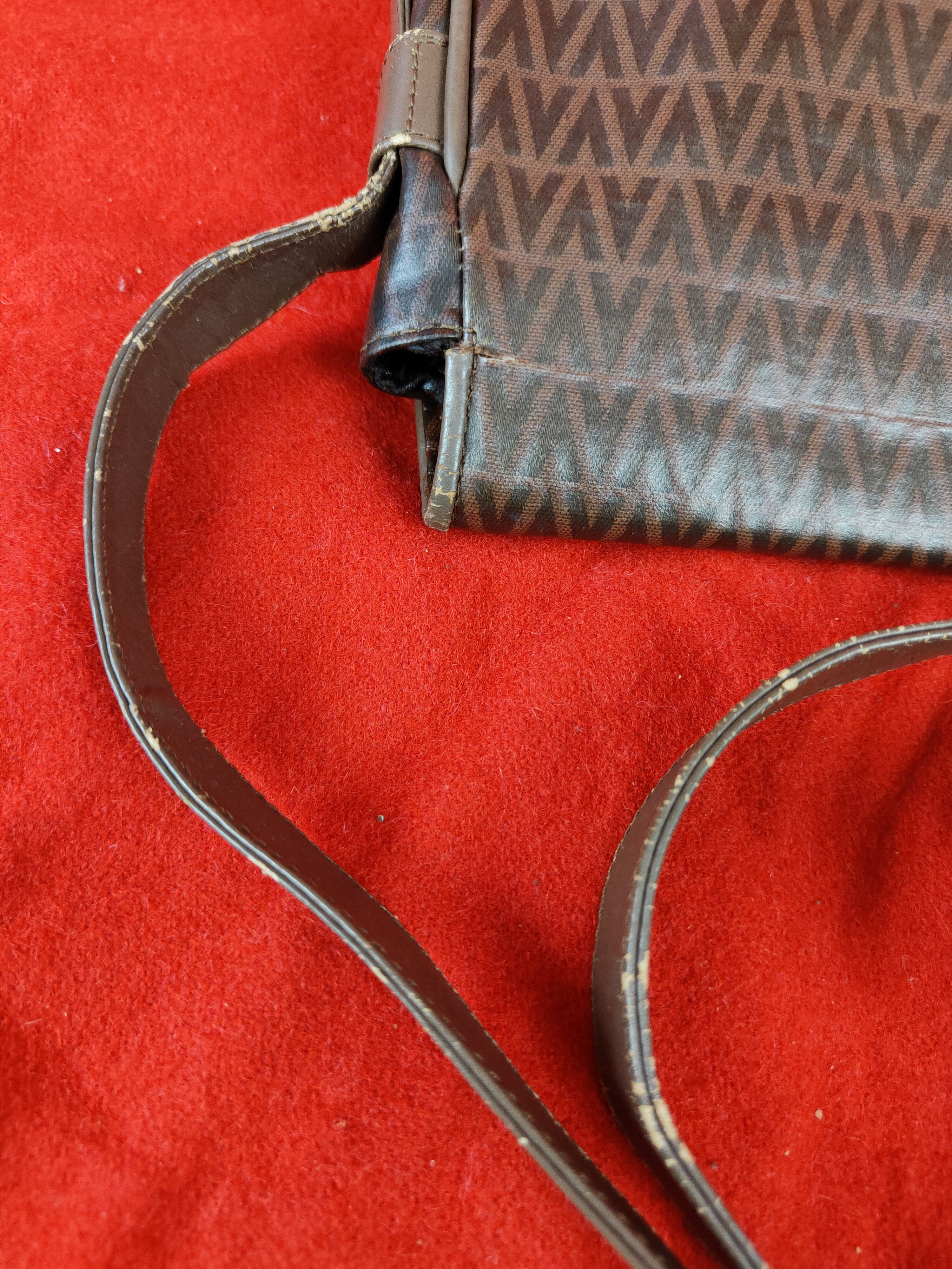 Mario Valentino Mario Valentino vintage monogram Sling Bag #SB016 Size ONE SIZE - 5 Thumbnail