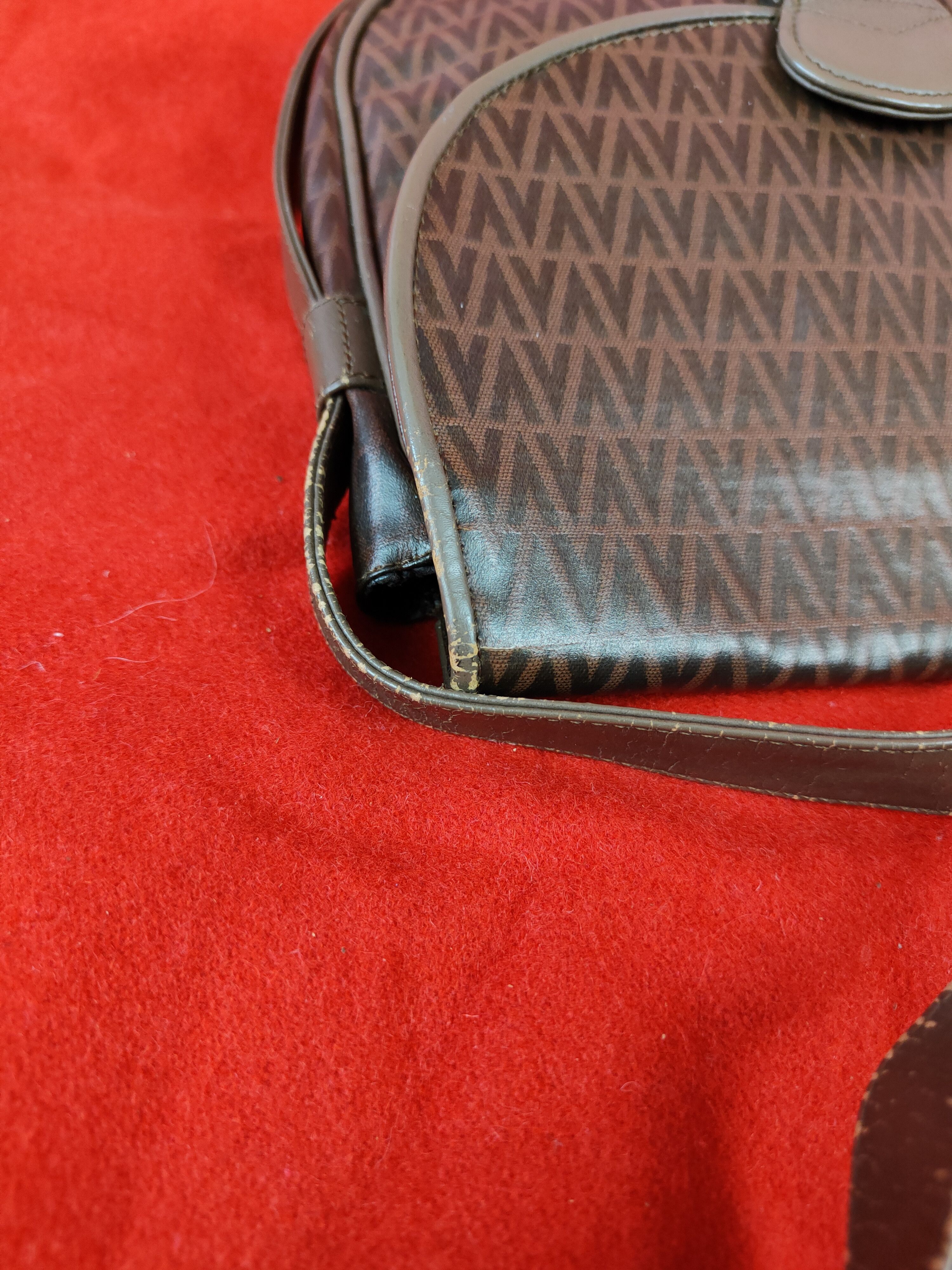 Mario Valentino Mario Valentino vintage monogram Sling Bag #SB016 Size ONE SIZE - 7 Thumbnail