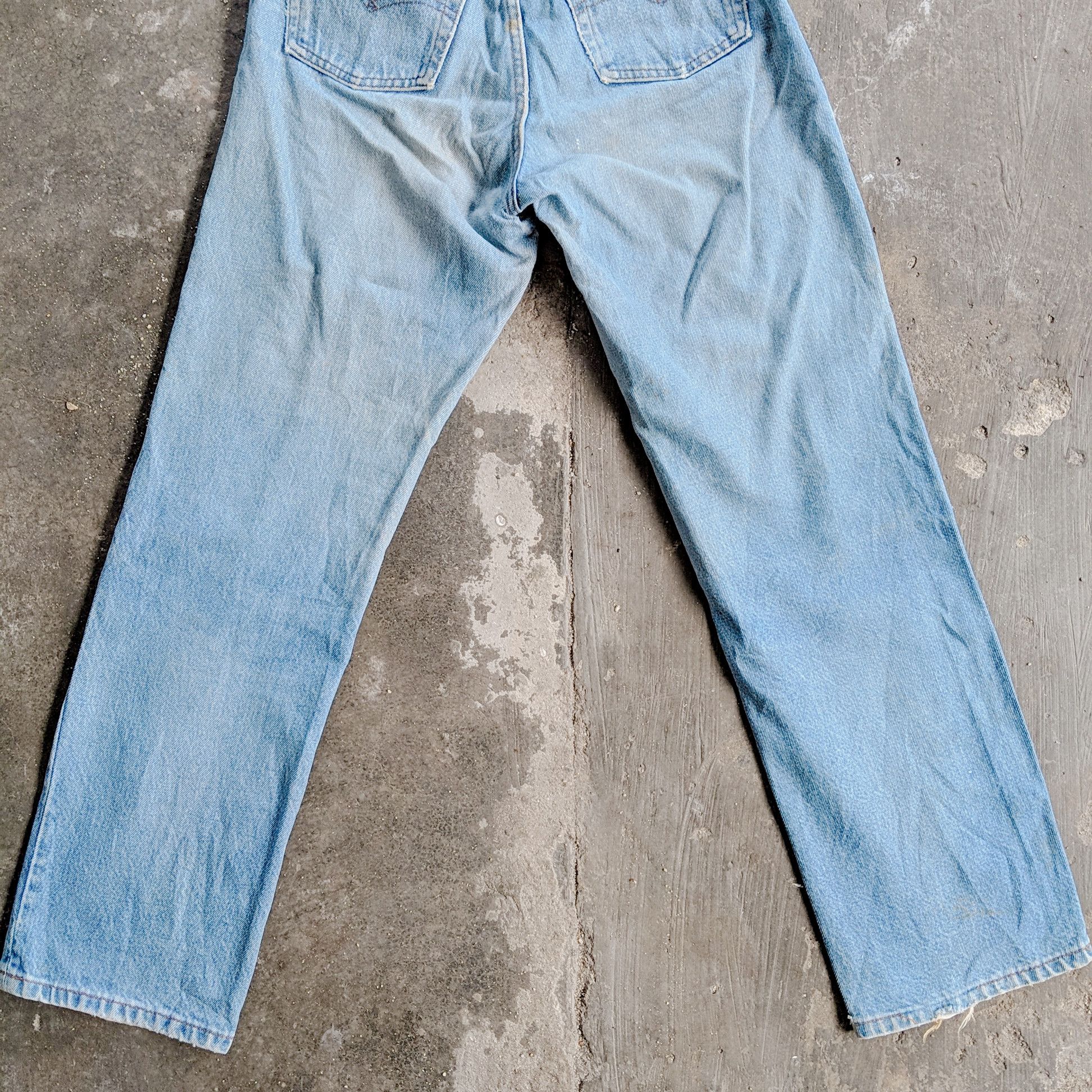 Jean × Levi's × Vintage Vintage Levis Faded Distressed Denim Jean Pants W26 Size US 26 / EU 42 - 3 Thumbnail