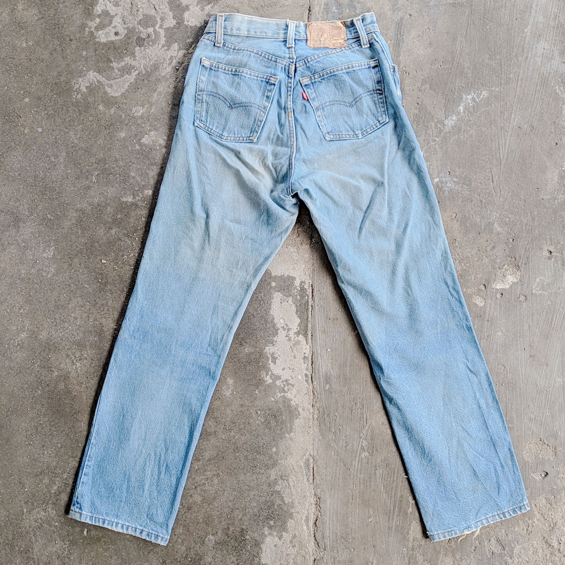 Jean × Levi's × Vintage Vintage Levis Faded Distressed Denim Jean Pants W26 Size US 26 / EU 42 - 7 Thumbnail