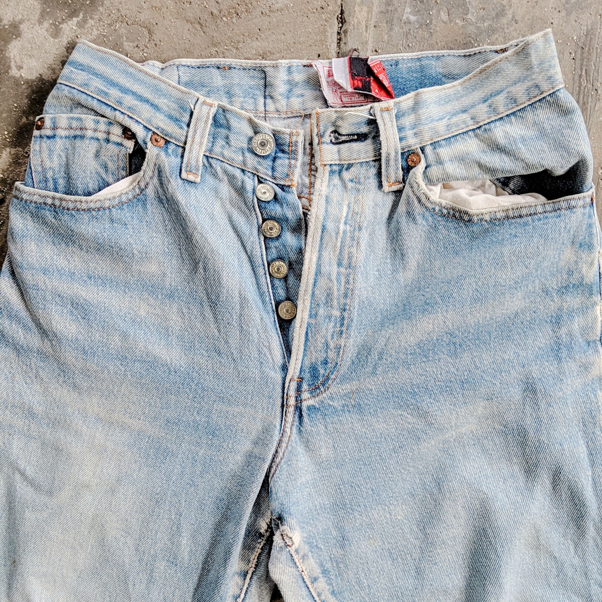 Jean × Levi's × Vintage Vintage Levis Faded Distressed Denim Jean Pants W26 Size US 26 / EU 42 - 13 Thumbnail
