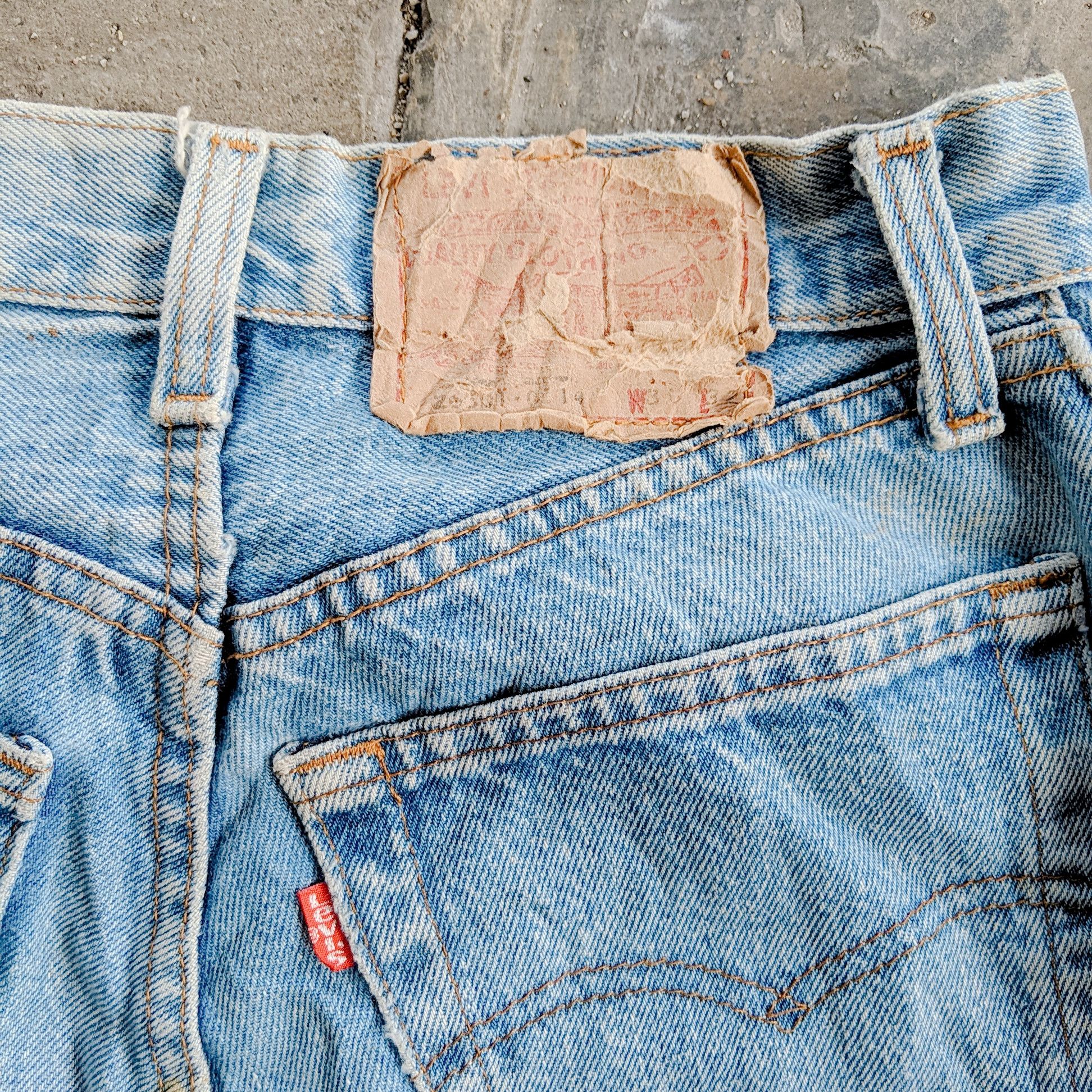 Jean × Levi's × Vintage Vintage Levis Faded Distressed Denim Jean Pants W26 Size US 26 / EU 42 - 2 Thumbnail