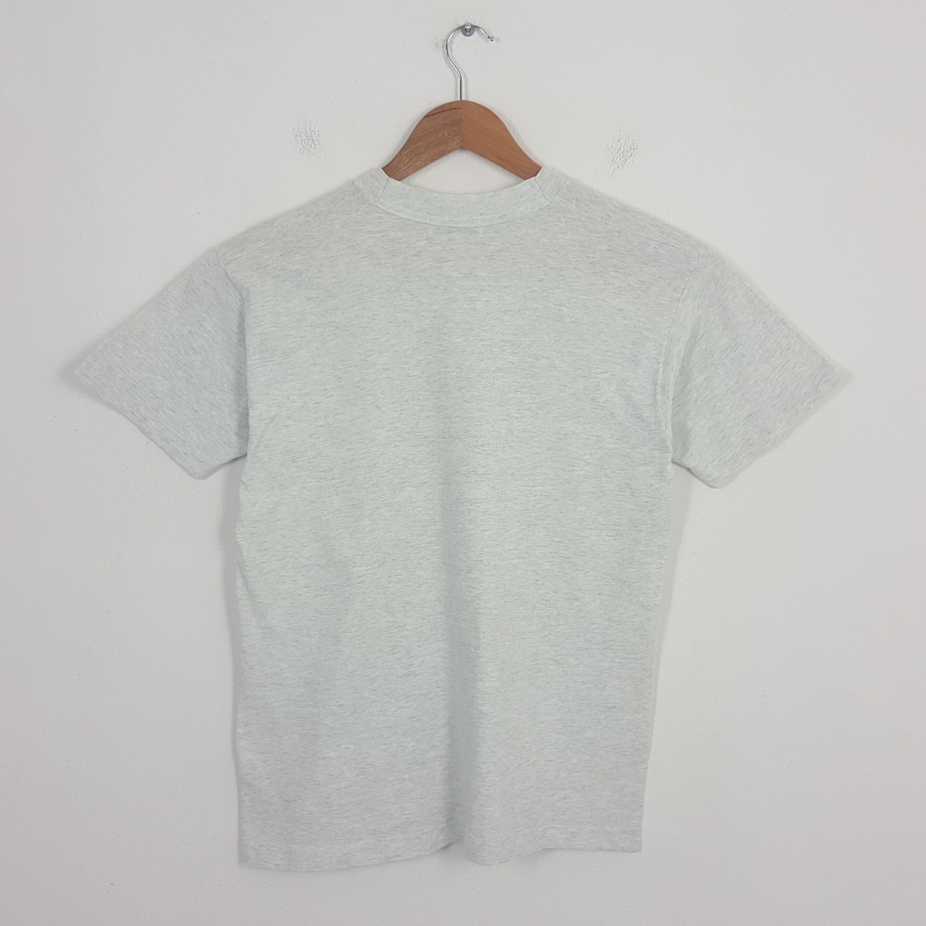 Guess × Vintage Vintage 90's GUESS Photo By Bruce Weber T-Shirt Size US M / EU 48-50 / 2 - 3 Thumbnail