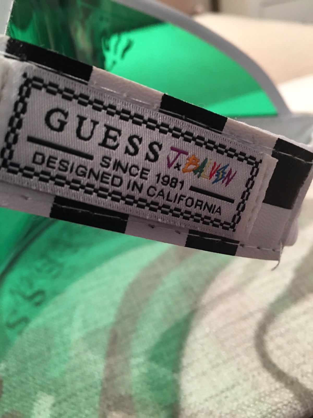 Guess Guess x J Balvin Vibras Exclusive Visor Size ONE SIZE - 4 Thumbnail