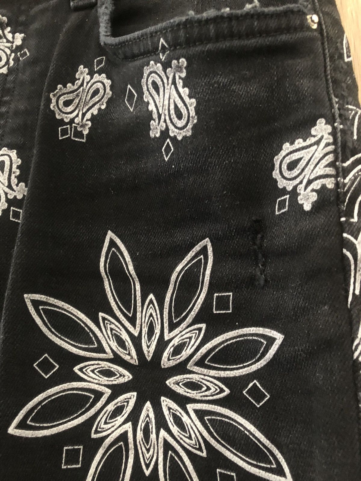 Amiri Amiri Bandana Skinny Jeans Size US 29 - 6 Thumbnail