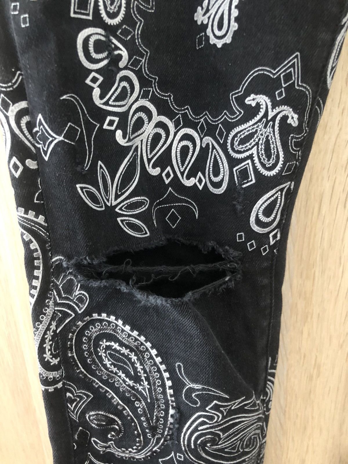 Amiri Amiri Bandana Skinny Jeans Size US 29 - 4 Thumbnail