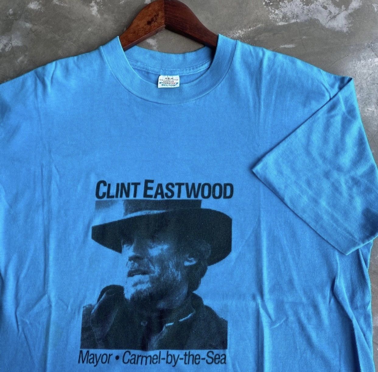 Vintage Vintage Early 90s Clint Eastwood Movie Tee Size US XL / EU 56 / 4 - 1 Thumbnail