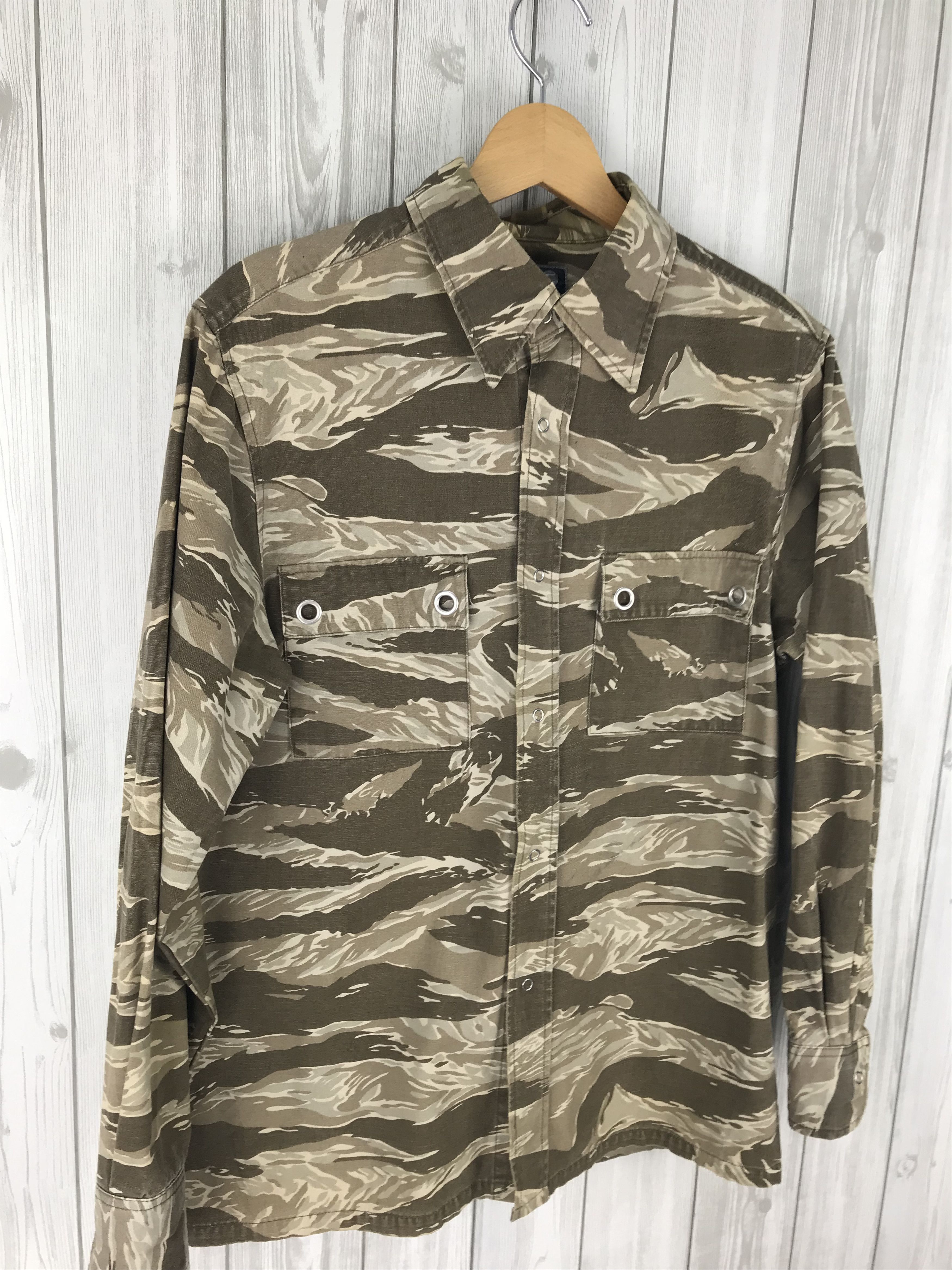 Japanese Brand Japanese Brand Military Camoufledged Snap button Shirt Size US M / EU 48-50 / 2 - 5 Thumbnail