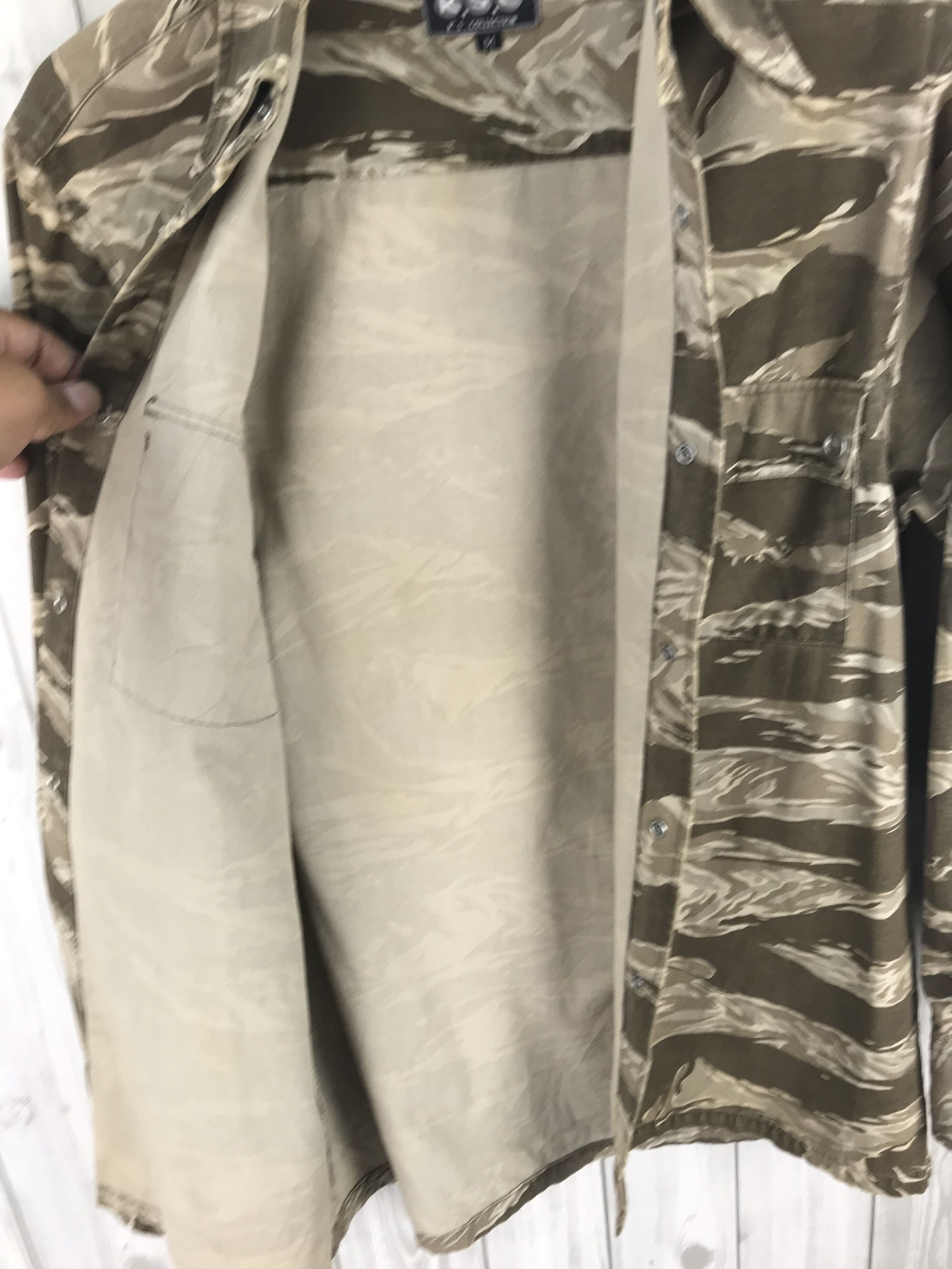 Japanese Brand Japanese Brand Military Camoufledged Snap button Shirt Size US M / EU 48-50 / 2 - 7 Thumbnail