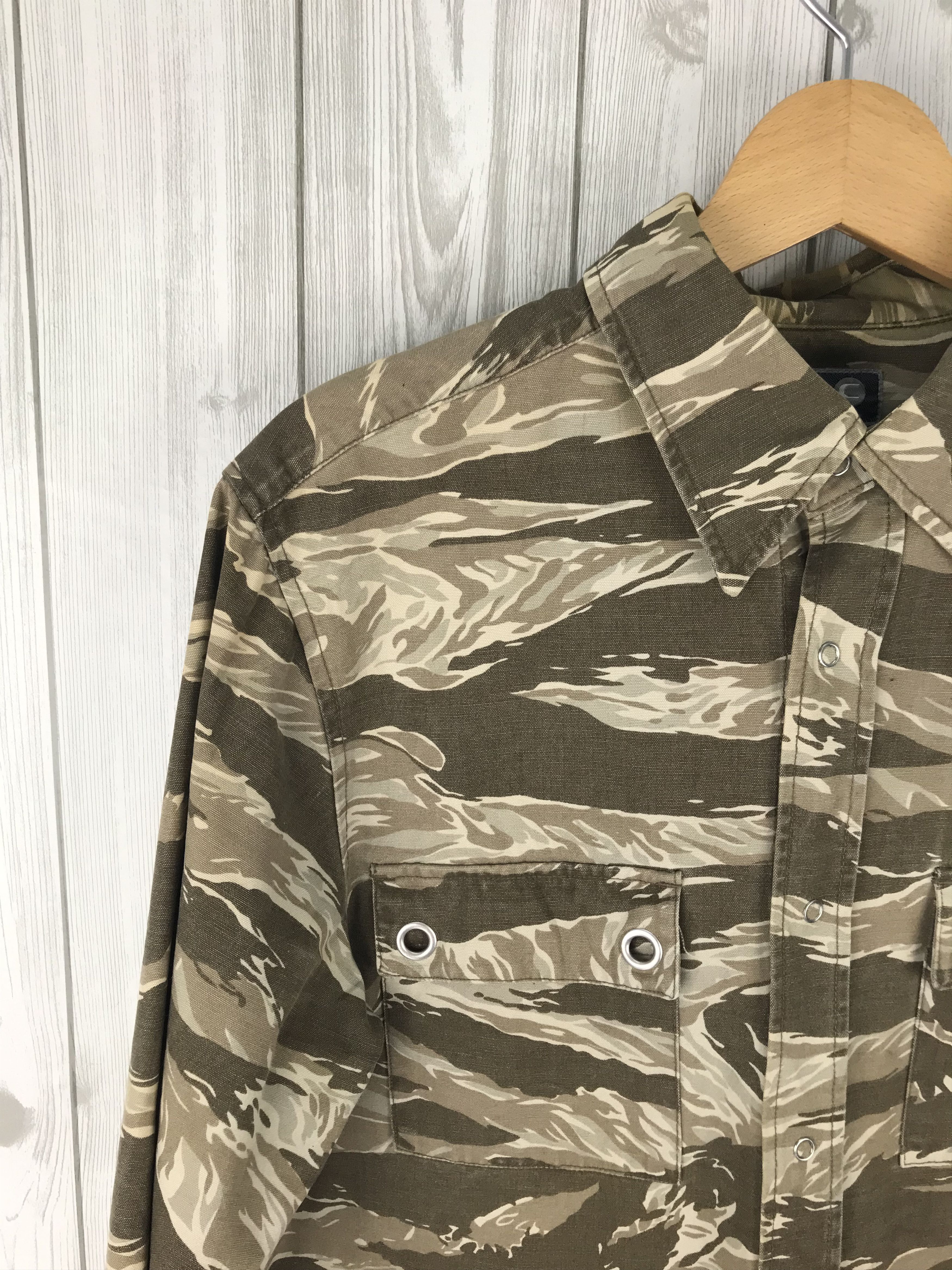 Japanese Brand Japanese Brand Military Camoufledged Snap button Shirt Size US M / EU 48-50 / 2 - 3 Thumbnail