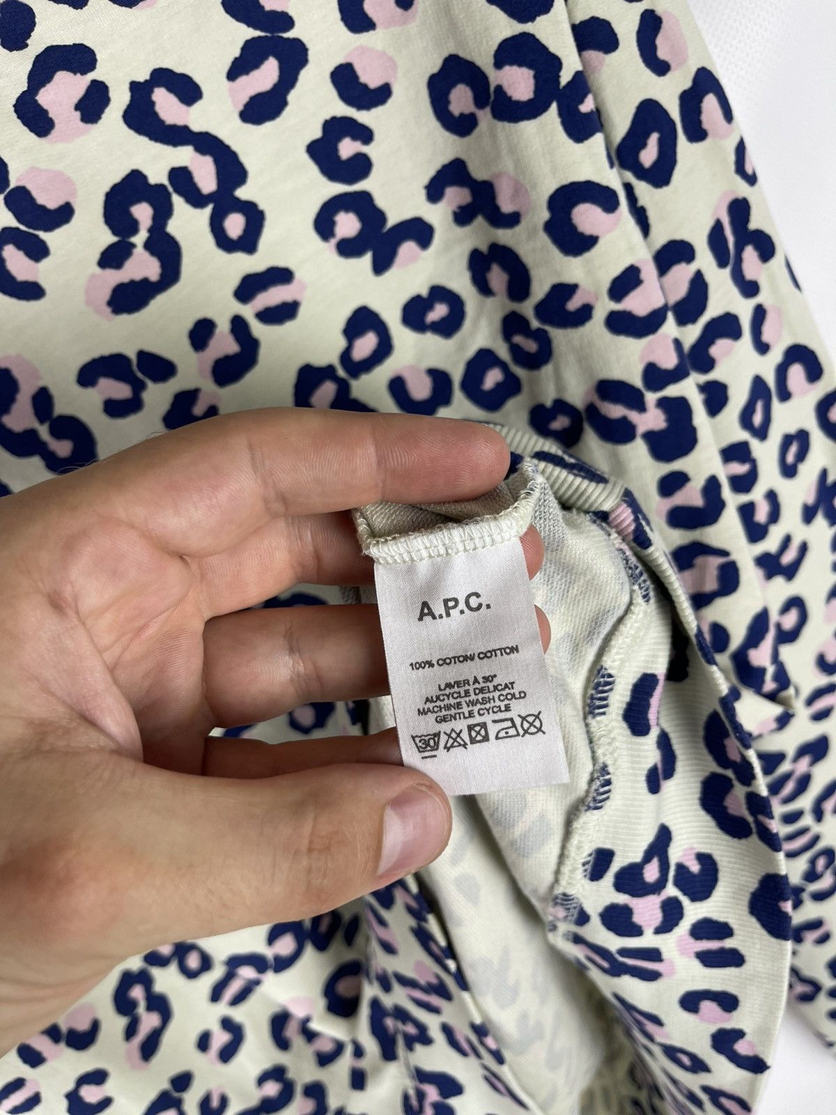 A.P.C. A.P.C rue Madame Paris awesome pattern light sweatshirt Size US M / EU 48-50 / 2 - 11 Thumbnail