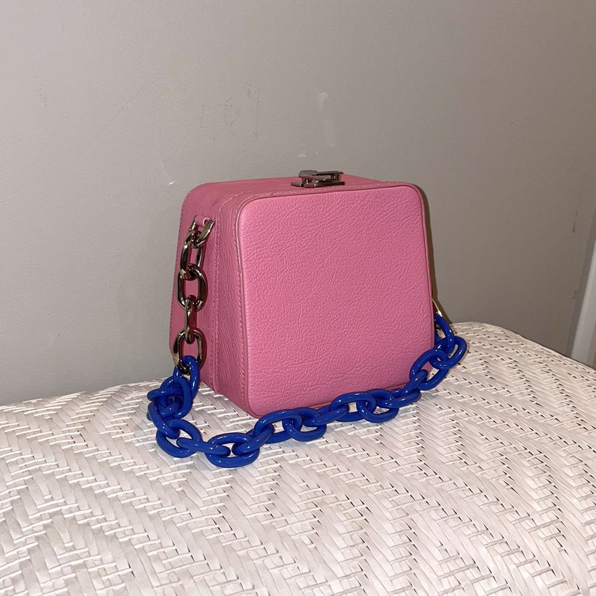 The volon cube chain bag outlet