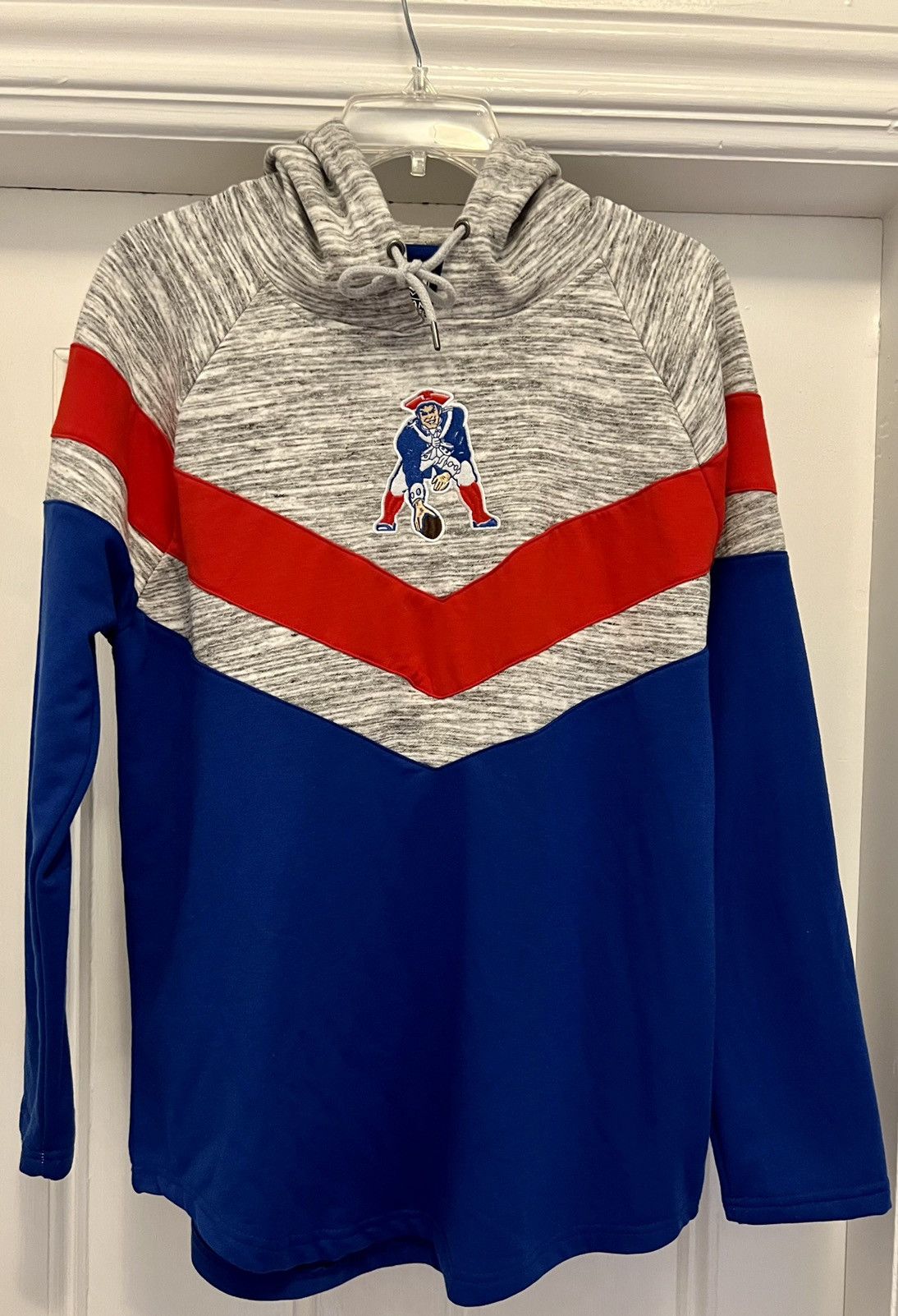 Authentic NFL Team Apparel New England Patriots hoodie large