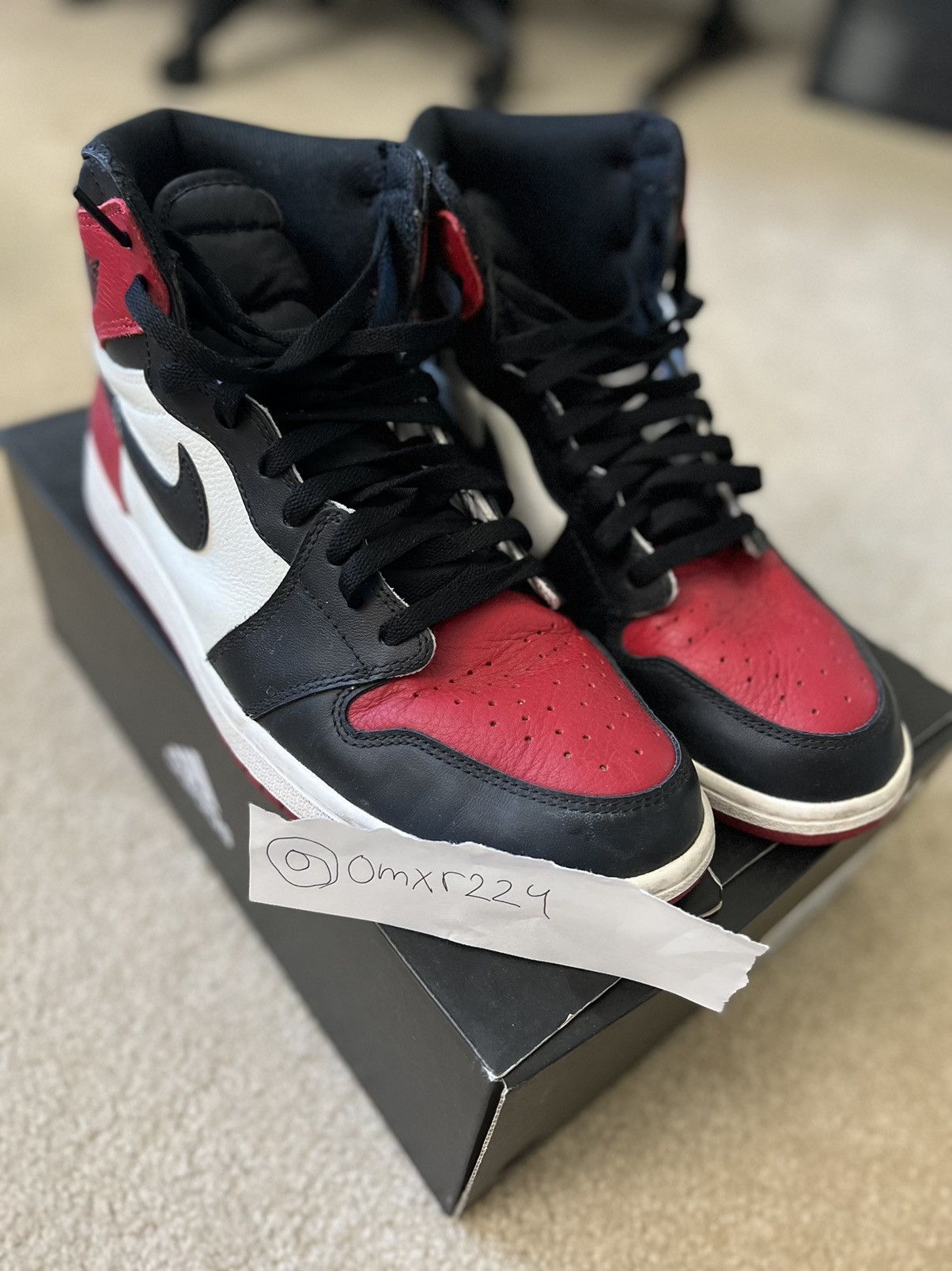 Jordan Brand 2018 Air Jordan 1 Bred Toe Size US 11.5 / EU 44-45 - 2 Thumbnail