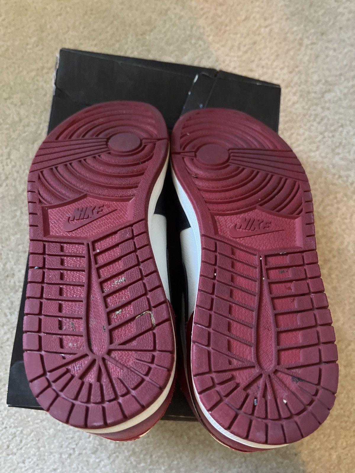 Jordan Brand 2018 Air Jordan 1 Bred Toe Size US 11.5 / EU 44-45 - 9 Thumbnail