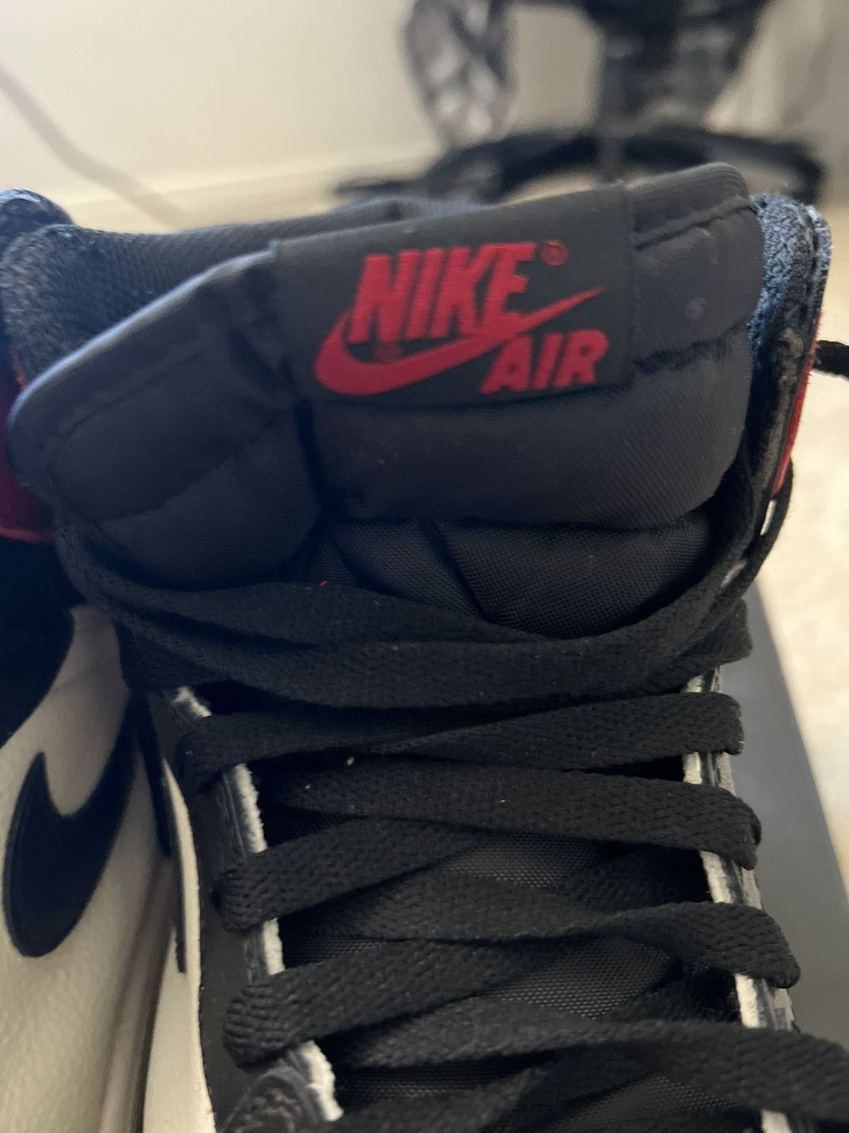 Jordan Brand 2018 Air Jordan 1 Bred Toe Size US 11.5 / EU 44-45 - 5 Thumbnail