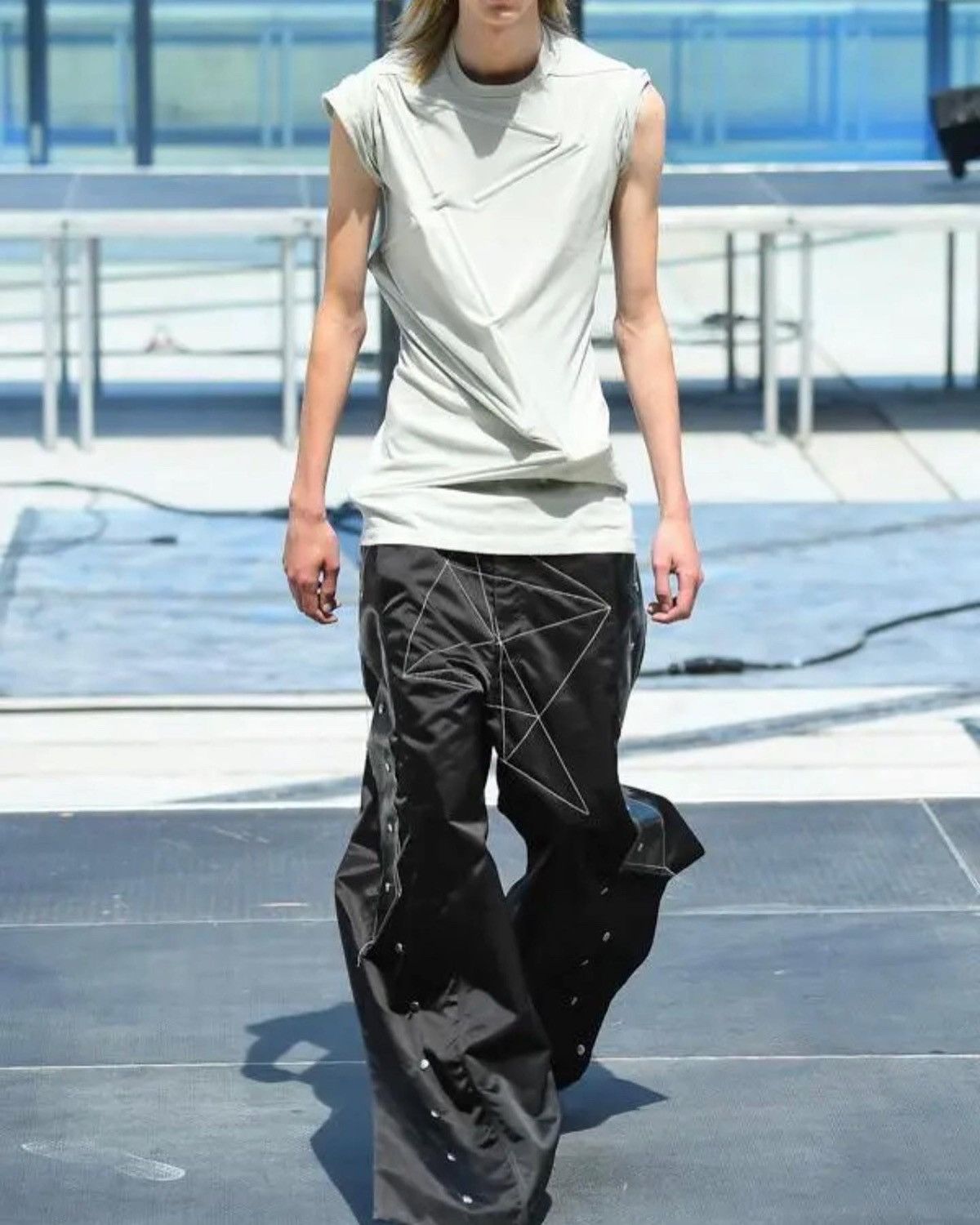 Rick Owens Rick Owens 19ss Babel runway pole t shirts | Grailed