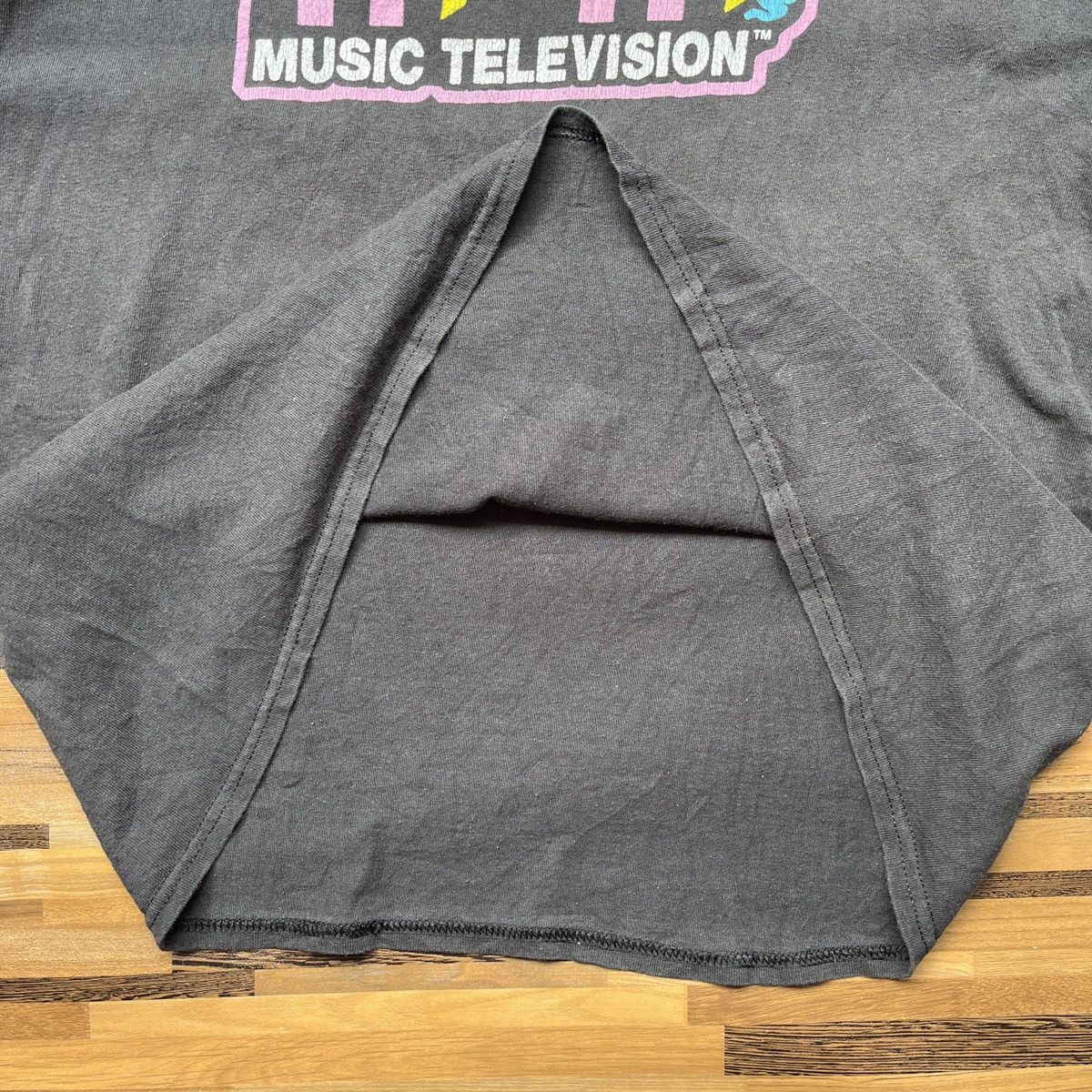 Mtv × Vintage Music Television Trademark MTV Faded Vintage 2010 Size US L / EU 52-54 / 3 - 9 Thumbnail