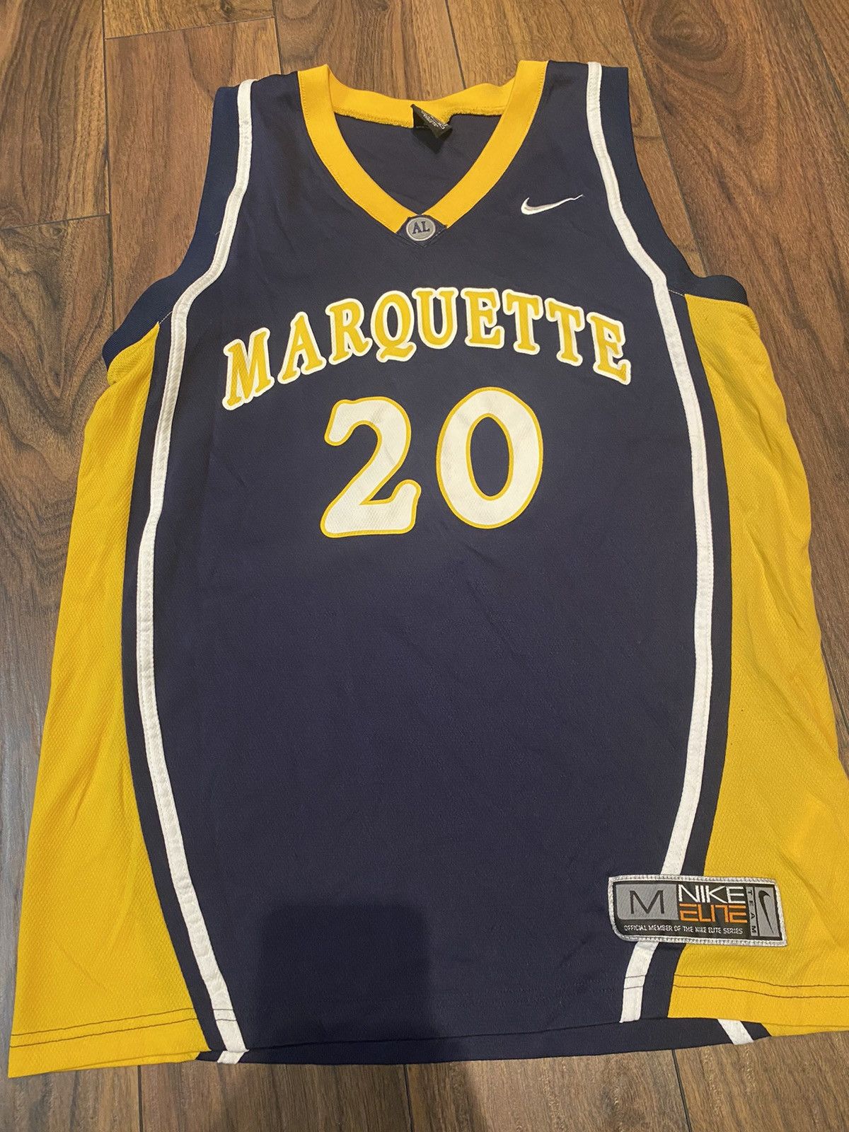 VTG NIKE Basketball Marque University size M Yellow Navy