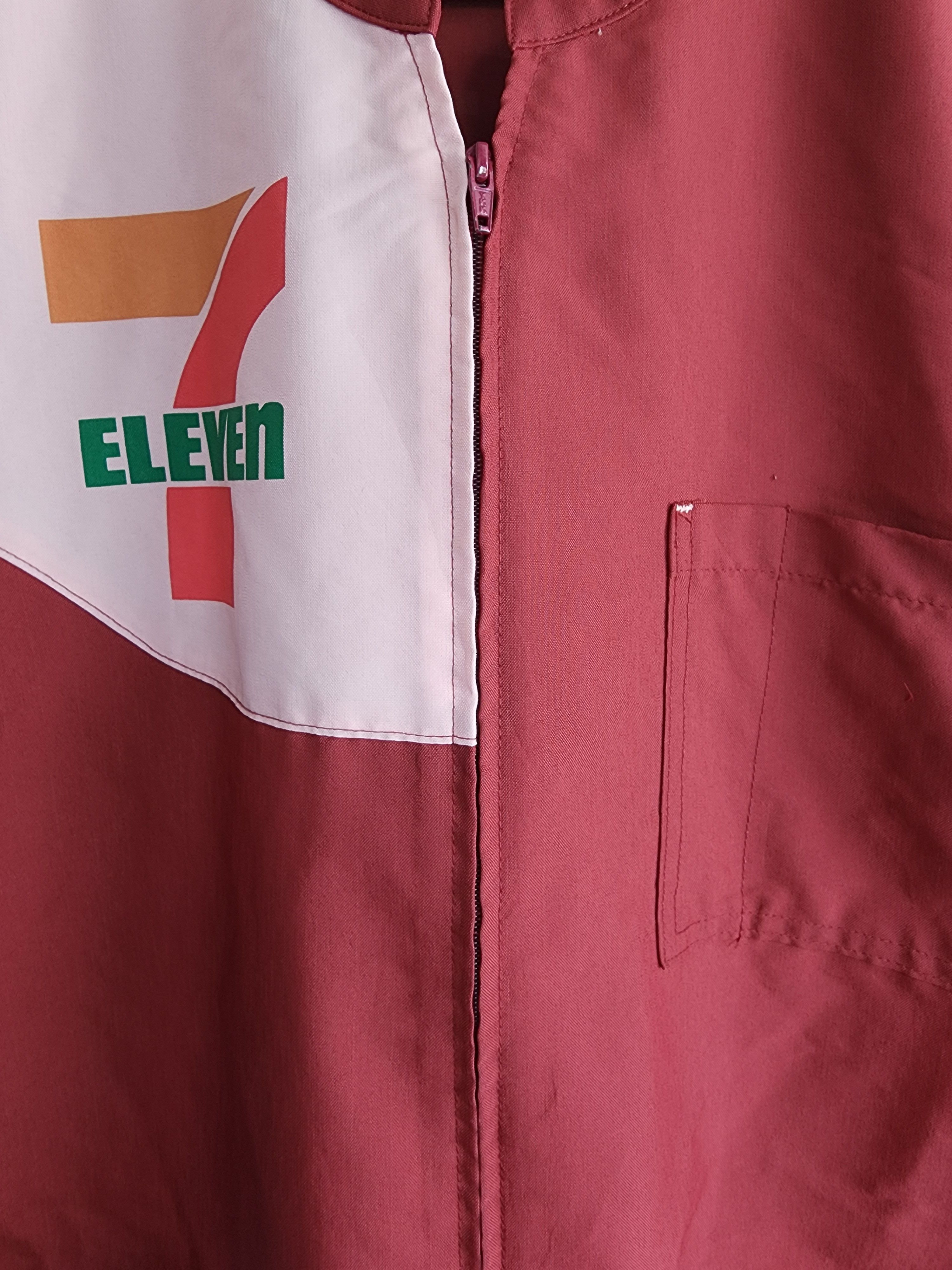 Japanese Brand Vintage 7 Eleven Graphic Logo Short Sleeve Size US L / EU 52-54 / 3 - 2 Thumbnail