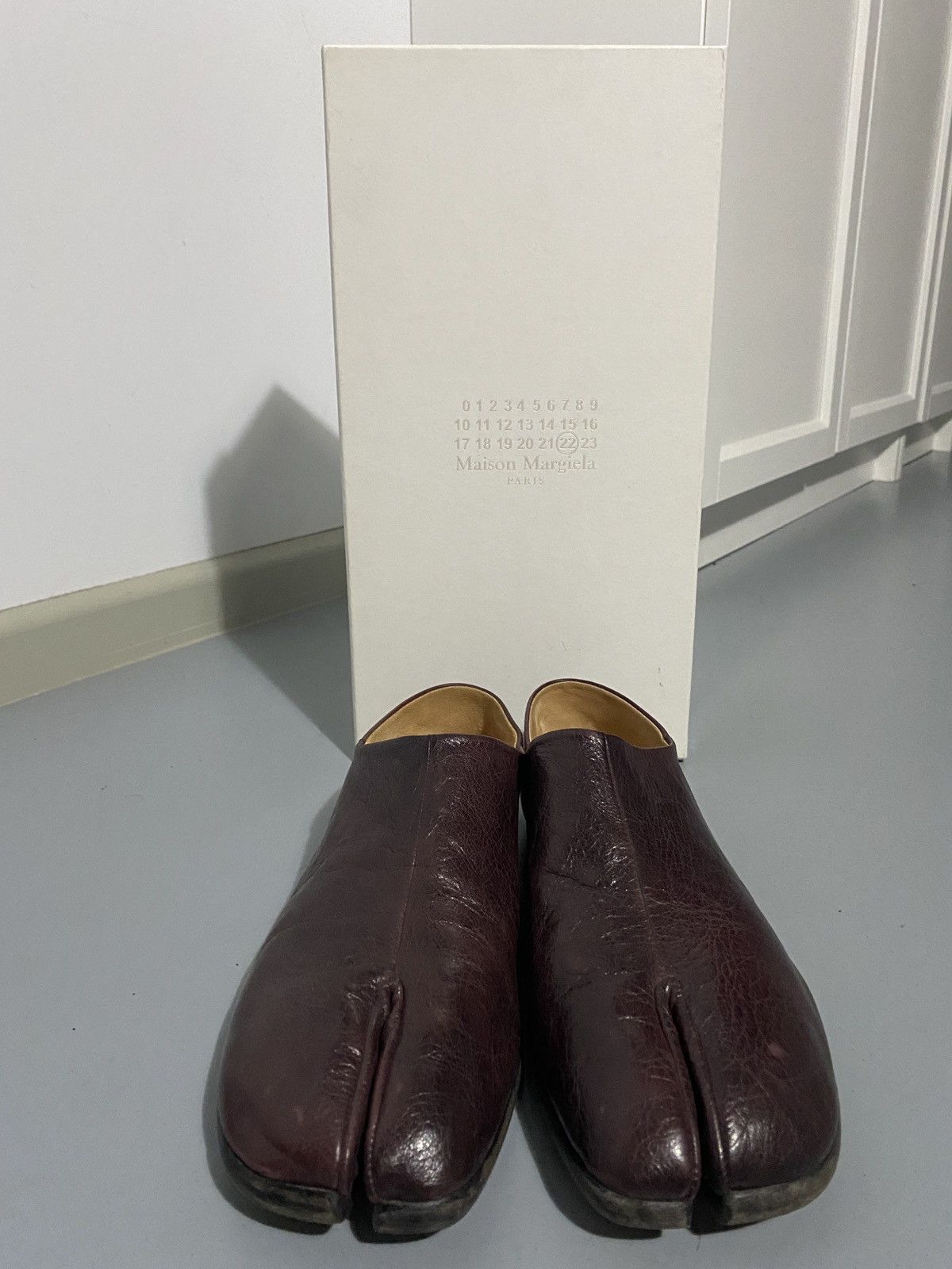 maison margiela classic leather tabi shoes
