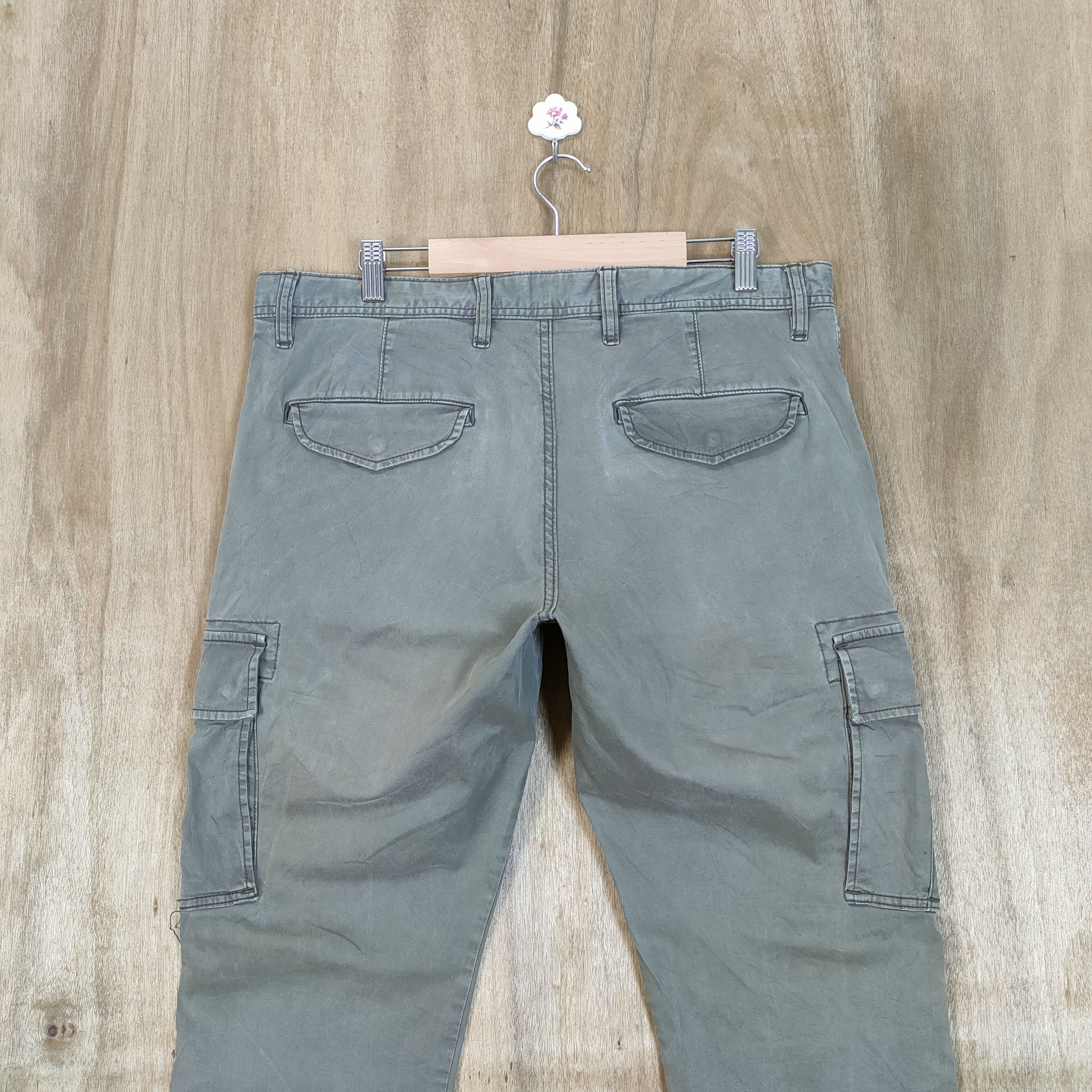 Japanese Brand VINTAGE JAPANESE BRAND FADED SKINNY CARGO PANTS Size US 34 / EU 50 - 8 Thumbnail