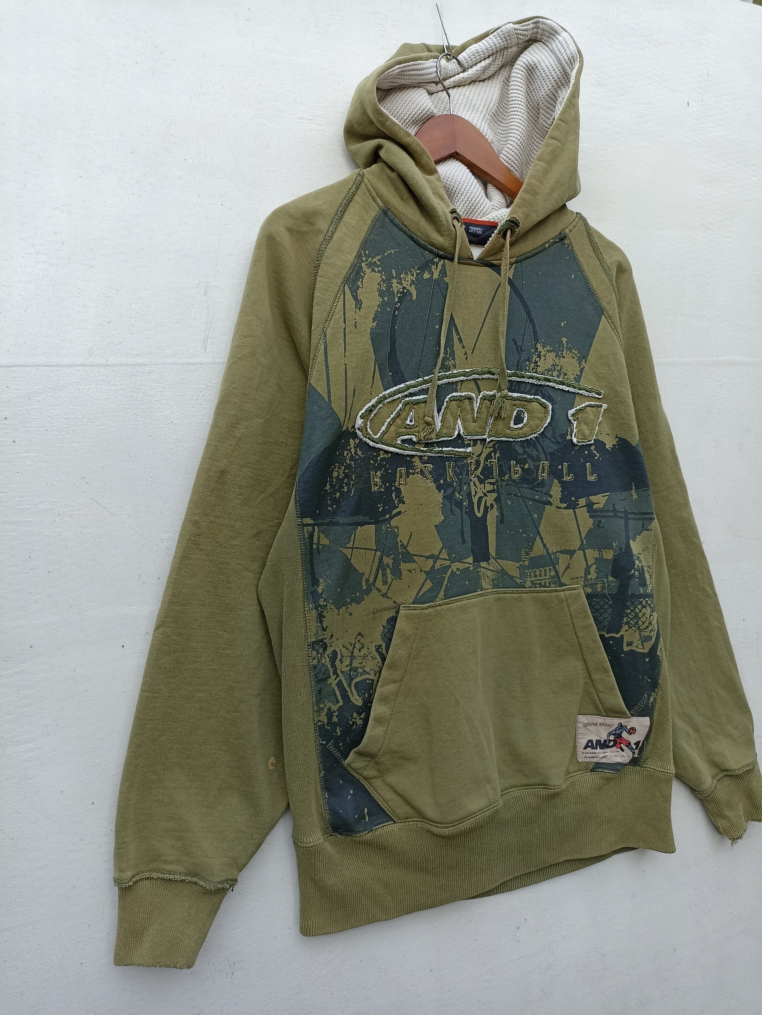 NBA 🔥 And 1 hoodies basketball Genuine Brand distressed Size US M / EU 48-50 / 2 - 3 Thumbnail