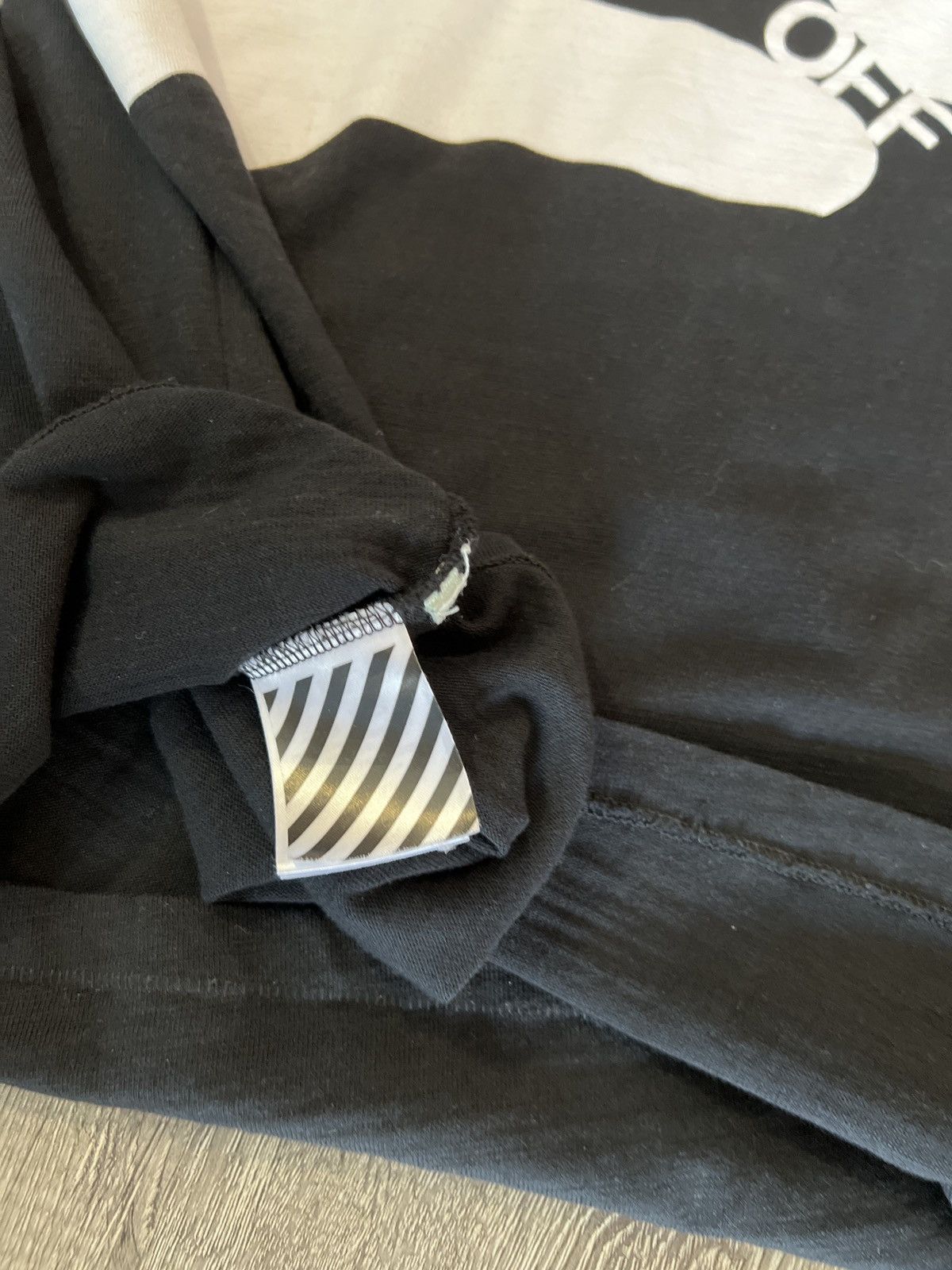 Off-White Mirror Mirror Finger Tee
